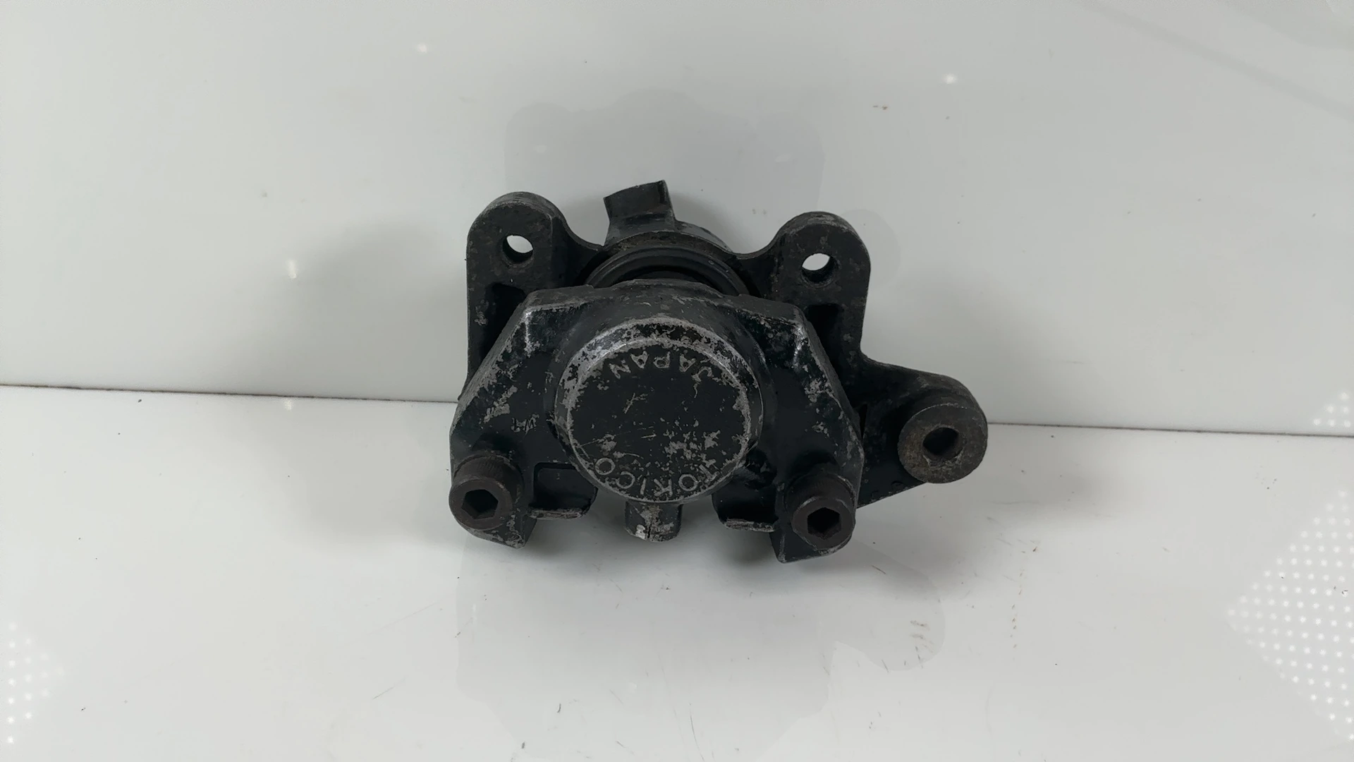 Suzuki GSX750 GR72A 750cc Rear Brake Caliper 1984-1986 OEM 69100-34220 - Image 1