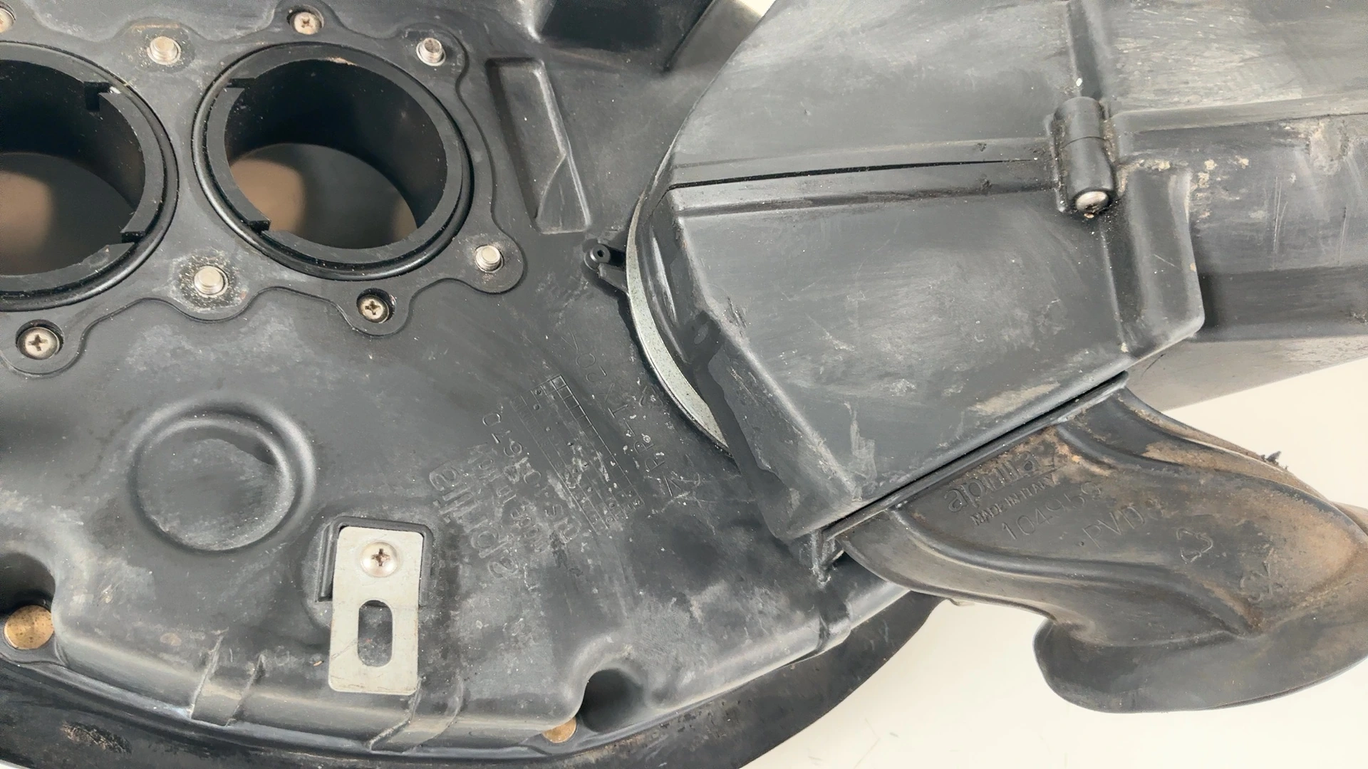 Aprilia Tuono 1000 CC Air Box Filter Base 2003 2004 OEM AP8149667 - Image 7