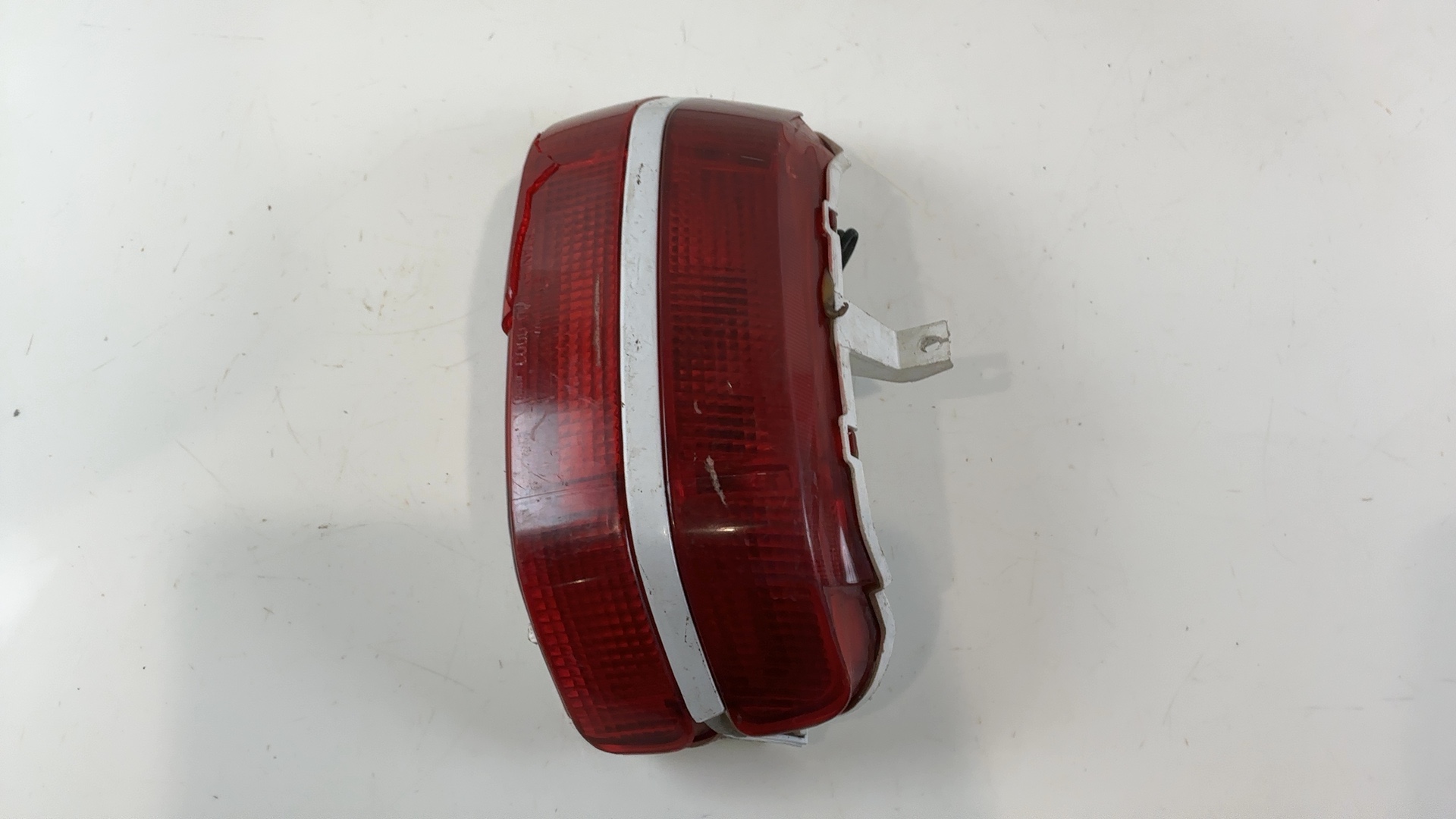 Honda CBR1000F SC21 1000 CC Rear Tail Light 1987-1988 OEM 33701-MM5-671 - Image 4