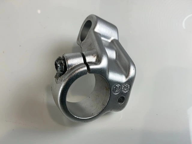Gilera DNA 50 125 180 CC Right Handlebar Clip-On Clamp Fork Mount 2000-11 970001 - Image 4