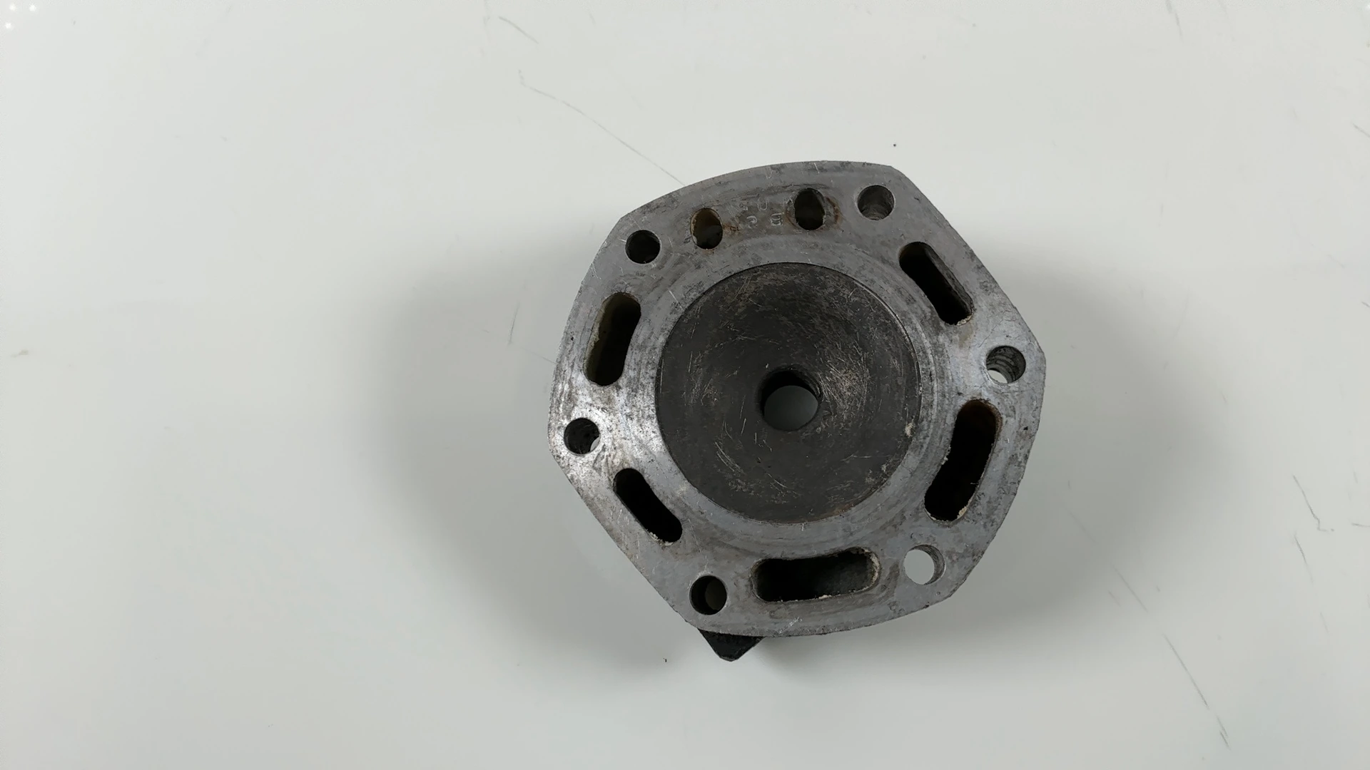 Honda NSR 125 JC20 125cc Cylinder Head 1990-1994 OEM 12201-KY4-900 - Image 4