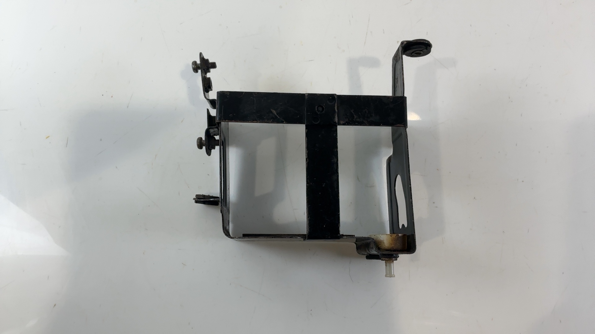 Suzuki GS550 GS550E 550 CC Battery Tray Bracket Holder 1977-1982 OEM 41540-47010 - Image 2