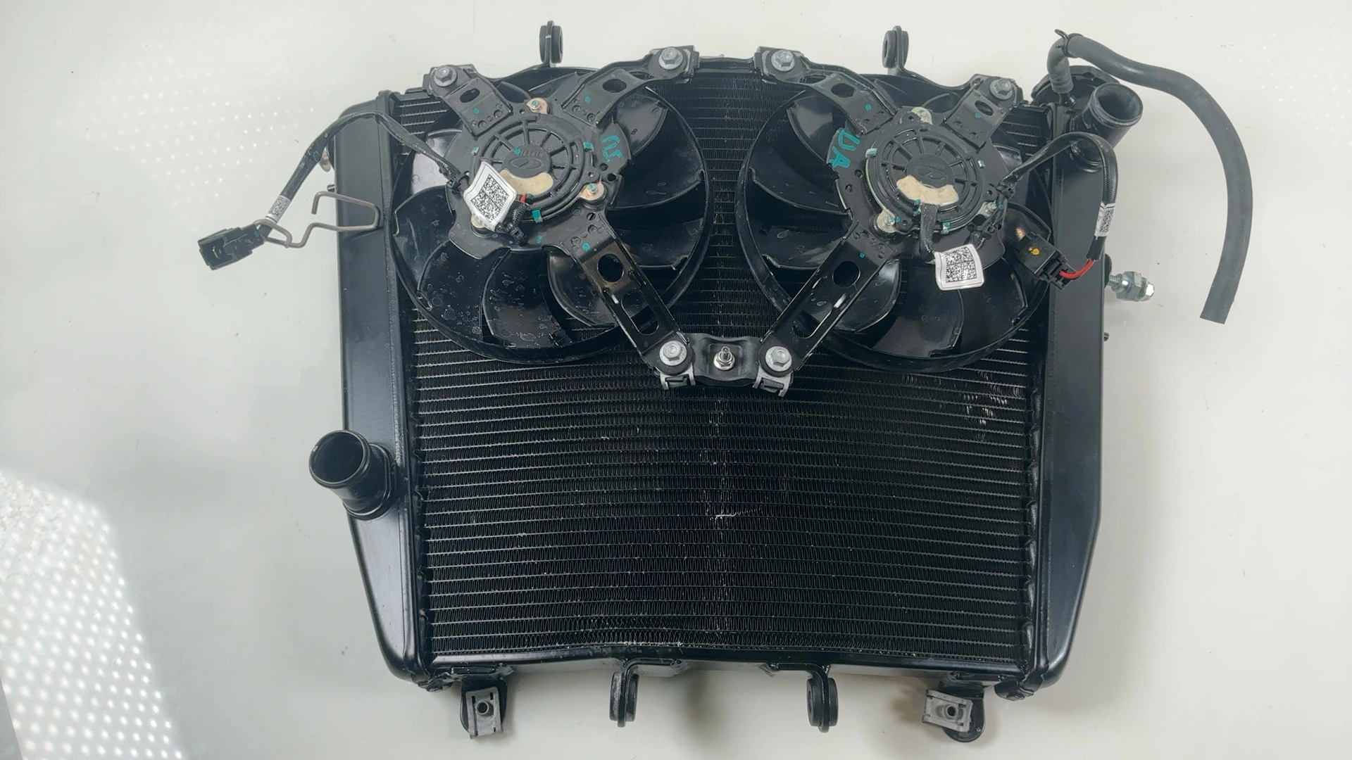 Aprilia Tuono V4 RSV4 1100 Engine Cooling Water Radiator 2025 2026 OEM 2B012807 - Image 10