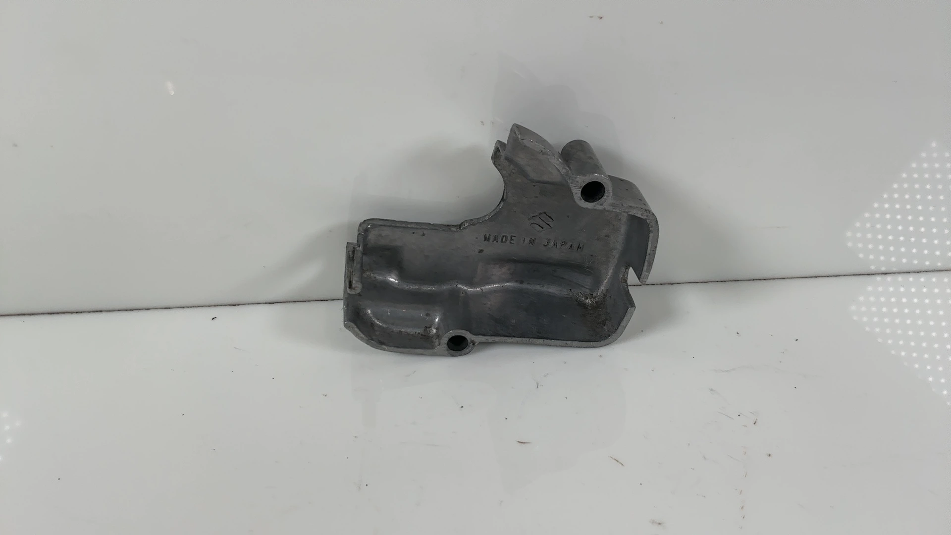 Suzuki Titan T500 500 CC Oil Pump Cover 1968-1977 OEM 11441-15000 - Image 2