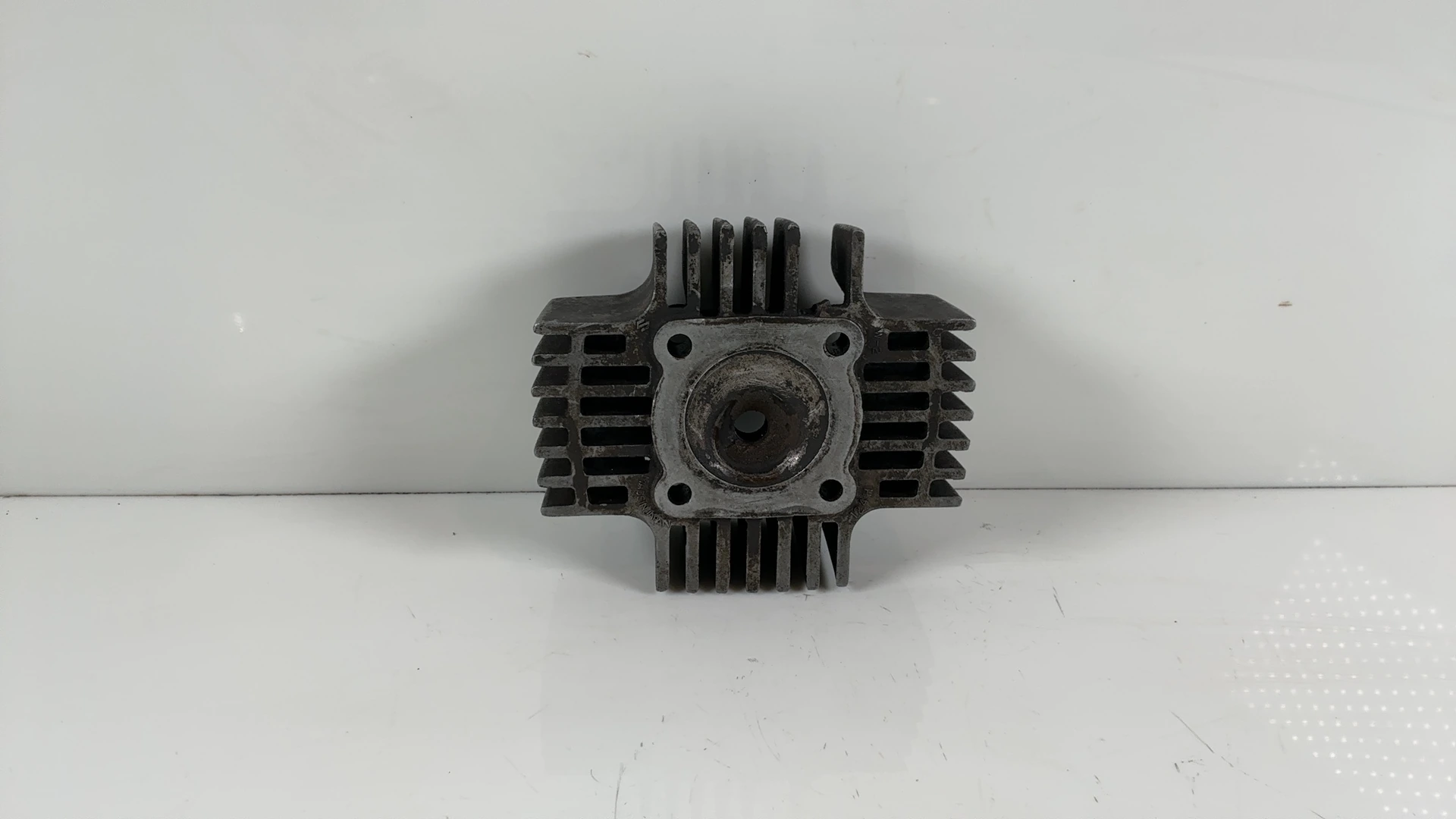Suzuki A100 100CC Cylinder Head 1966-1976 OEM 11111-12402 - Image 2