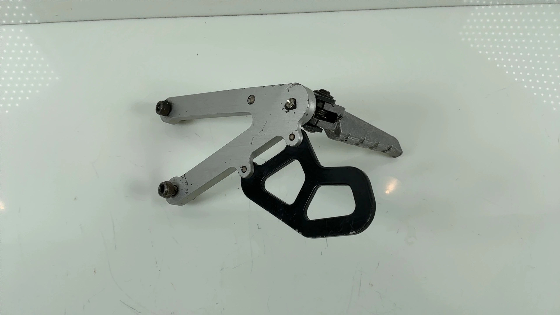 Peugeot XR6 50cc Front Left Footrest Bracket Peg Assembly 2003 2008 OEM 753177 - Image 4