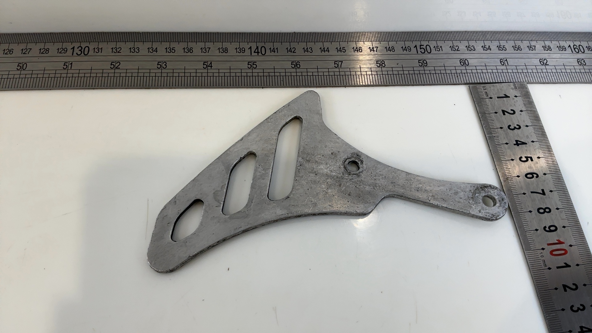 Triumph Sprint Daytona 955i 955cc Lower Chain Guard 1997-2004 OEM T2057195 - Image 3