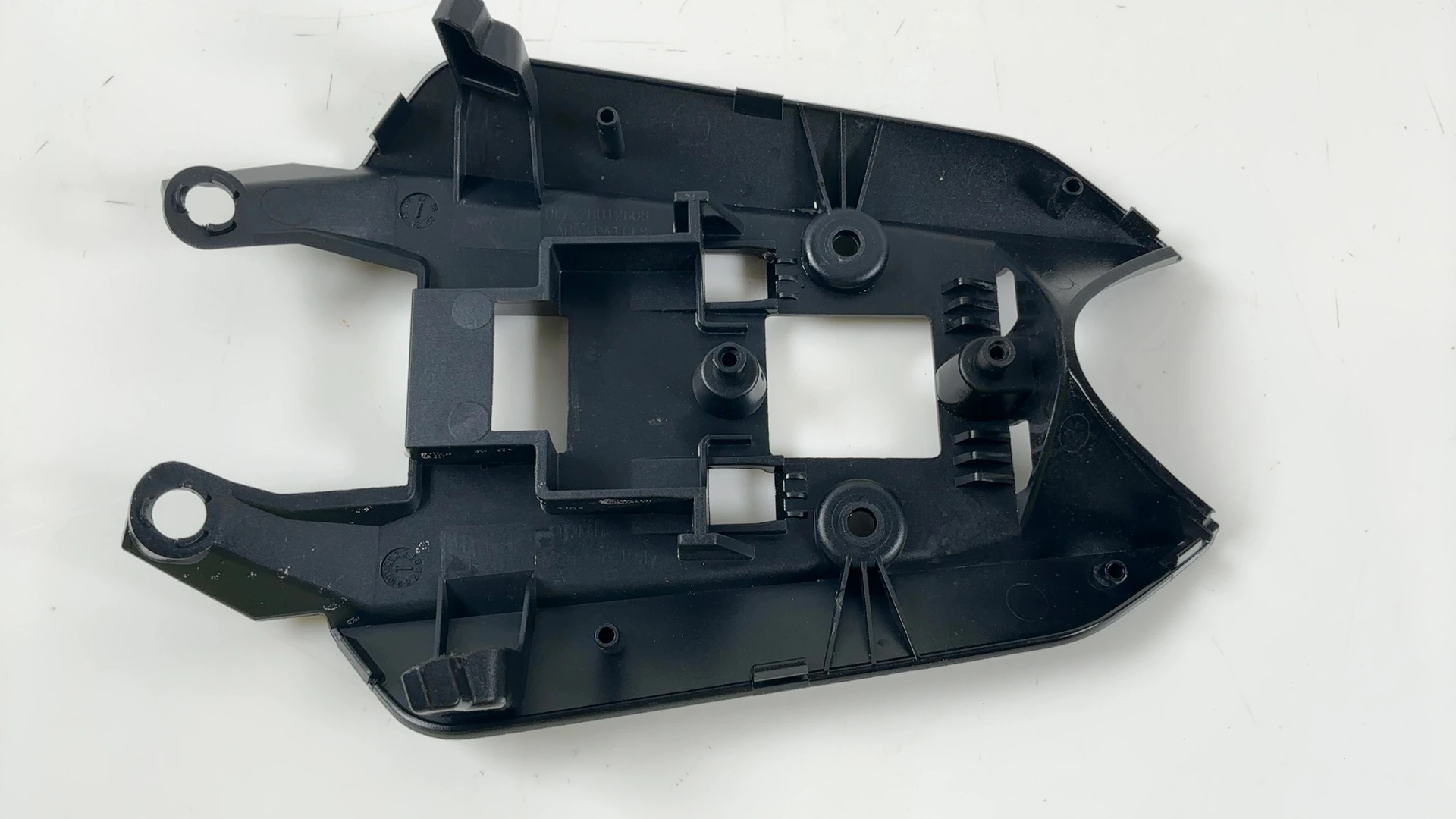 Aprilia RSV4 Tuono V4 1100 Seat Cover Closure Lockup 2025 2026 OEM 2B012608 - Image 2