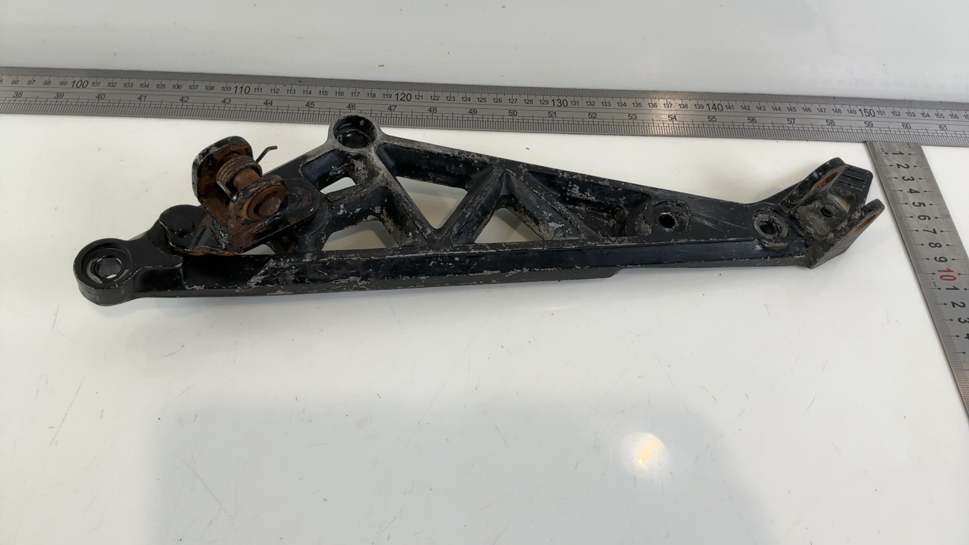 Kawasaki GPz750 ZX750A 750 CC Left Passenger Footrest Bracket 1983-85 35011-1160 - Image 3