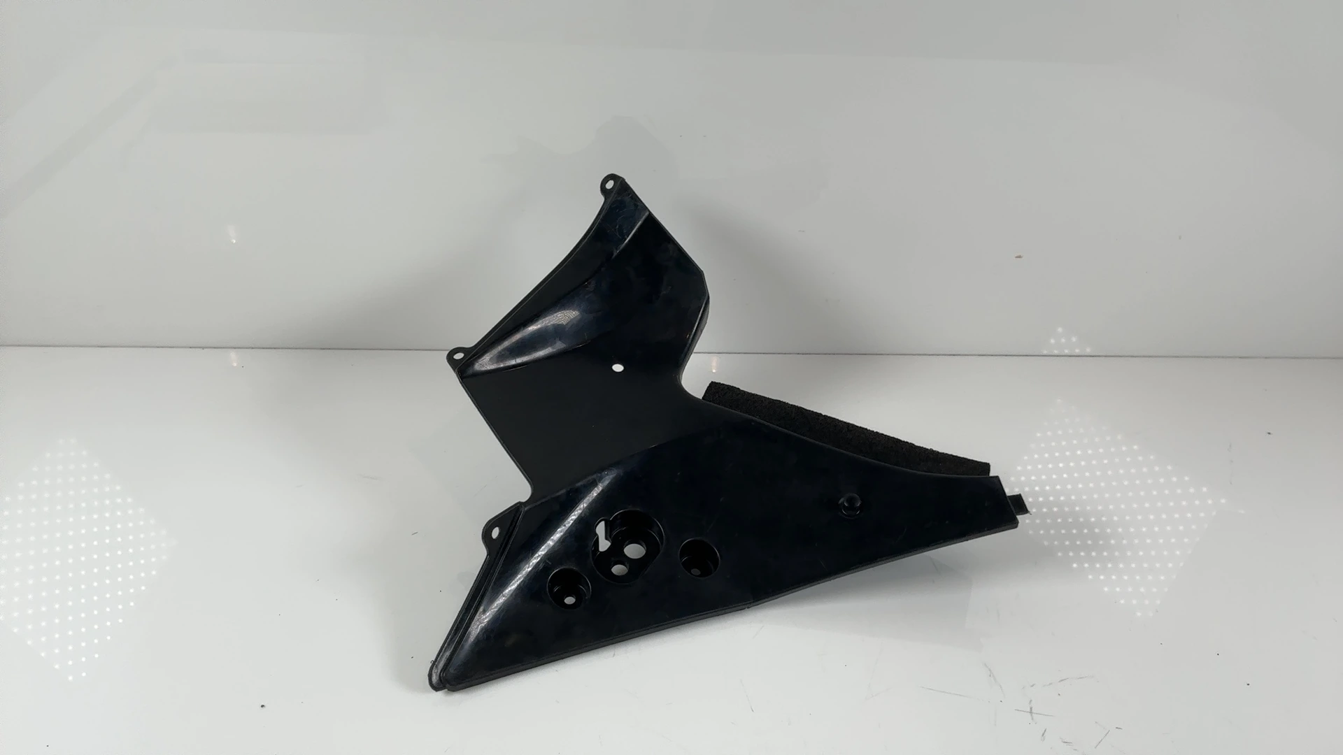 Honda CBR929RR CBR900RR Right Inner Fairing Infill Panel 2000-01 64335-MCJ-0000 - Image 2