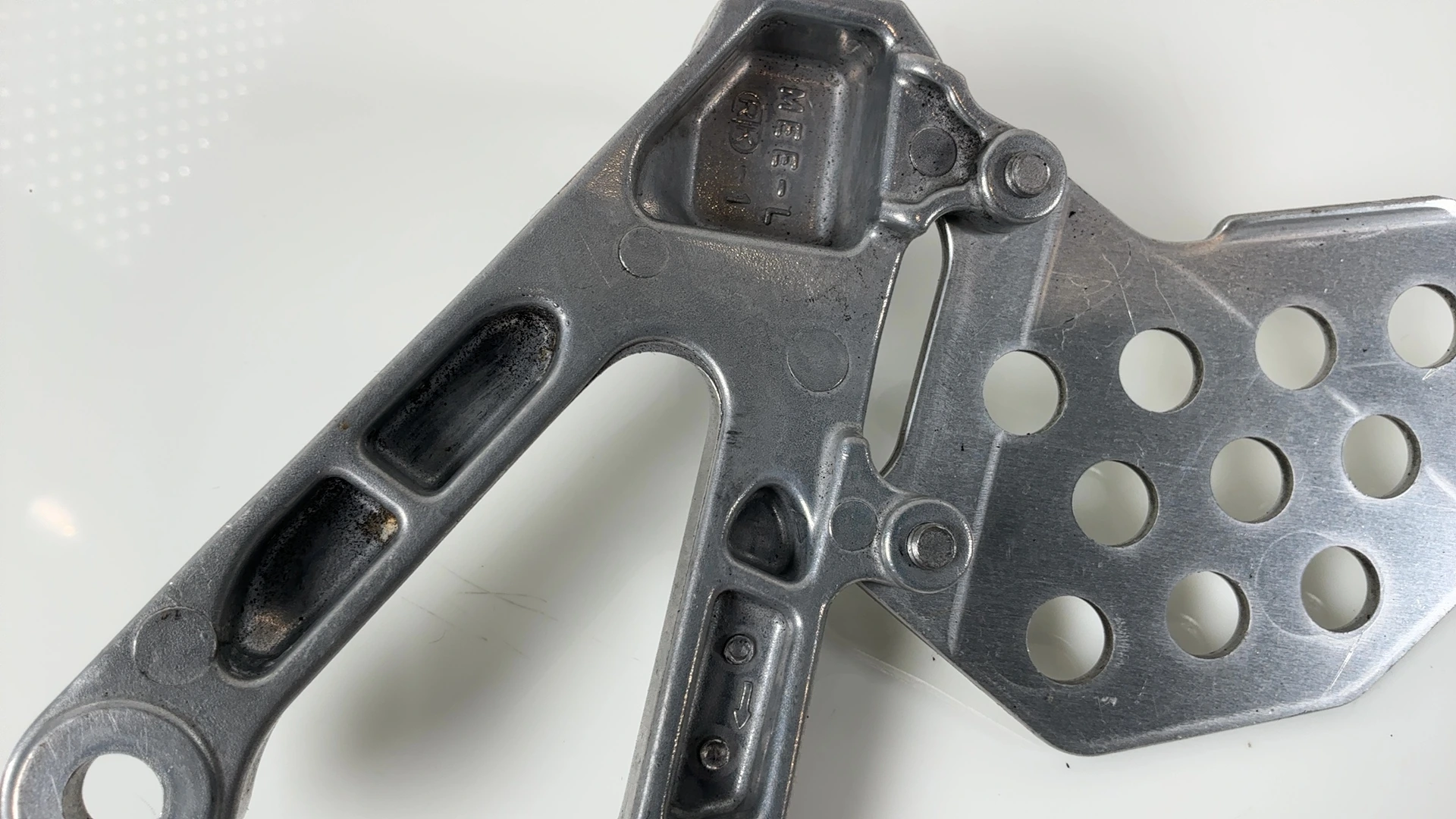 Honda CBR600RR PC37 600cc Front Left Rider Rearset Bracket 2003-06 50700-MEE-D00 - Image 5