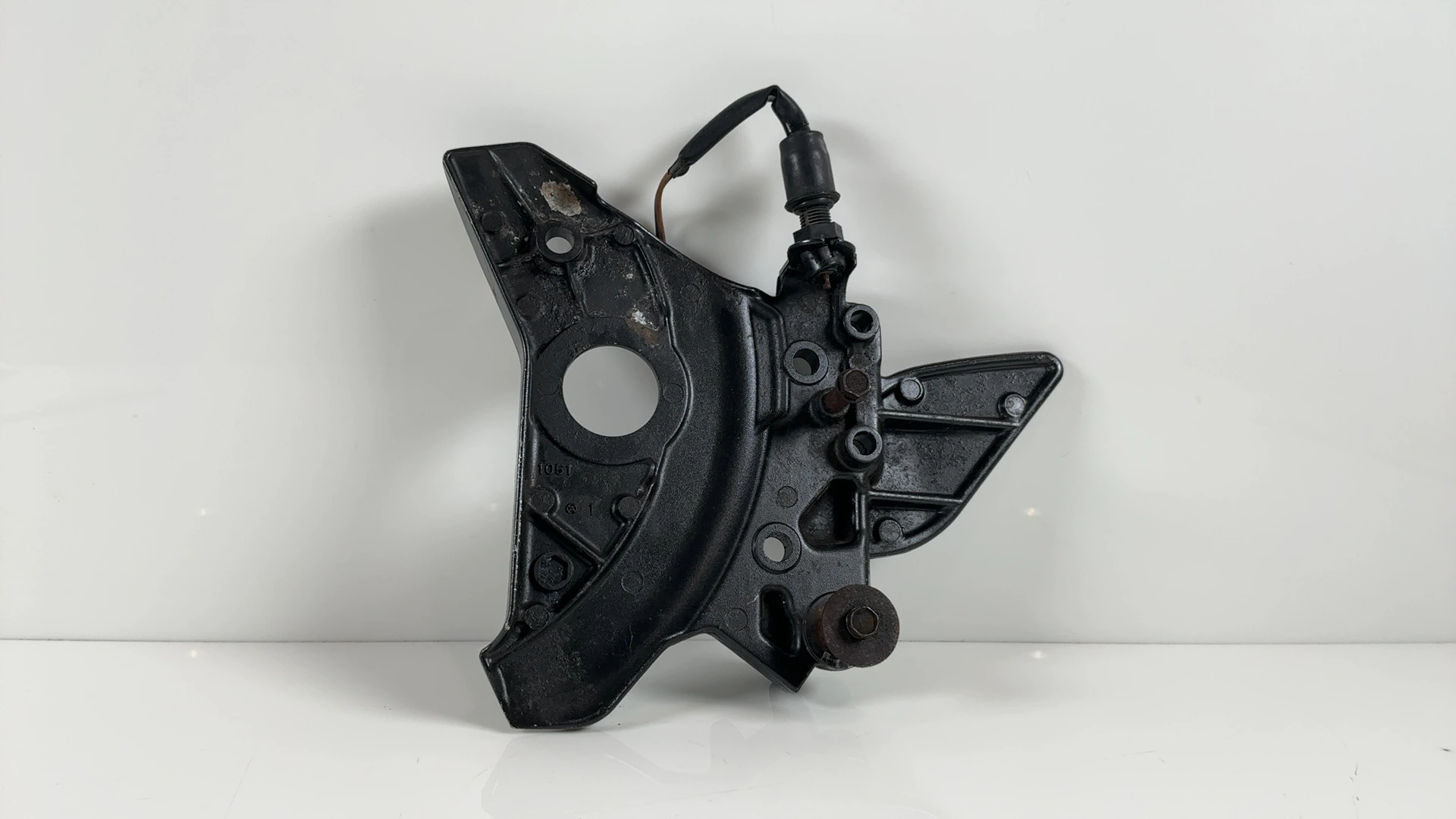 Kawasaki ZR-7 ZR750 750cc Front Right Footrest Bracket 1999-2005 35063-1051-EZ - Image 6