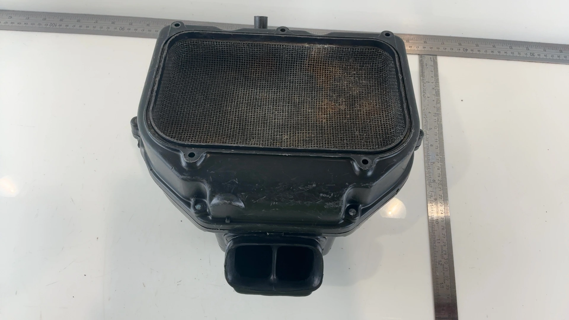 Honda VFR750F RC24 750 CC Air Filter Box 1986-1989 OEM 17230-ML7-000 - Image 3