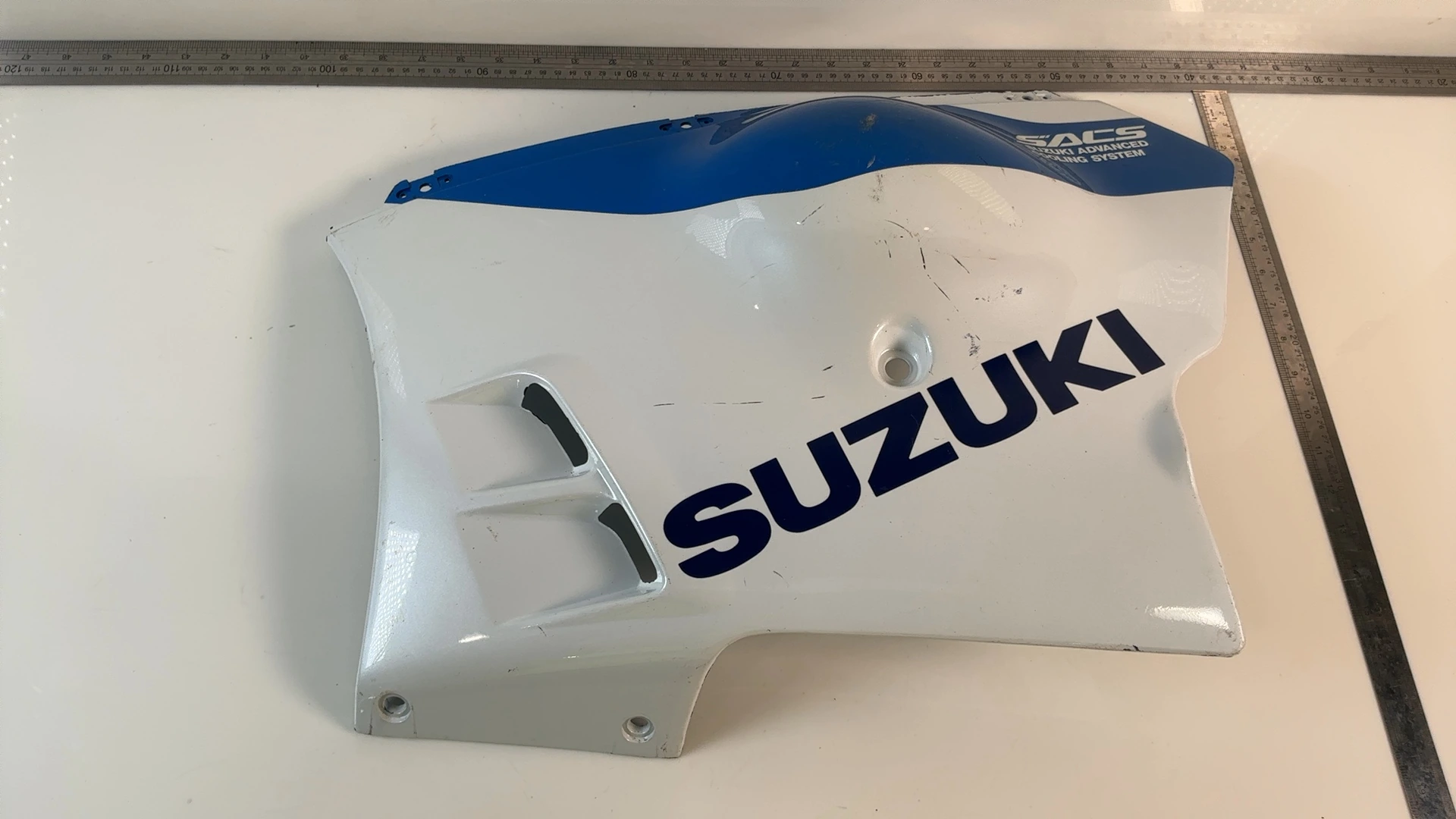 Suzuki GSX-R 1100 GV73B 1100cc Left Mid Fairing 1990 1991 OEM 94481-17C00 - Image 4