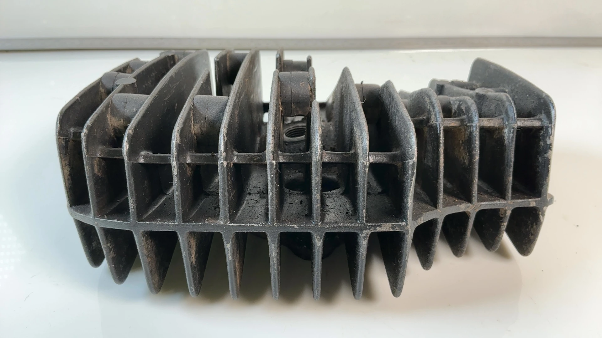 Kawasaki KE175 KE175D 175cc Cylinder Head 1980-1982 OEM 11001-1034 - Image 4