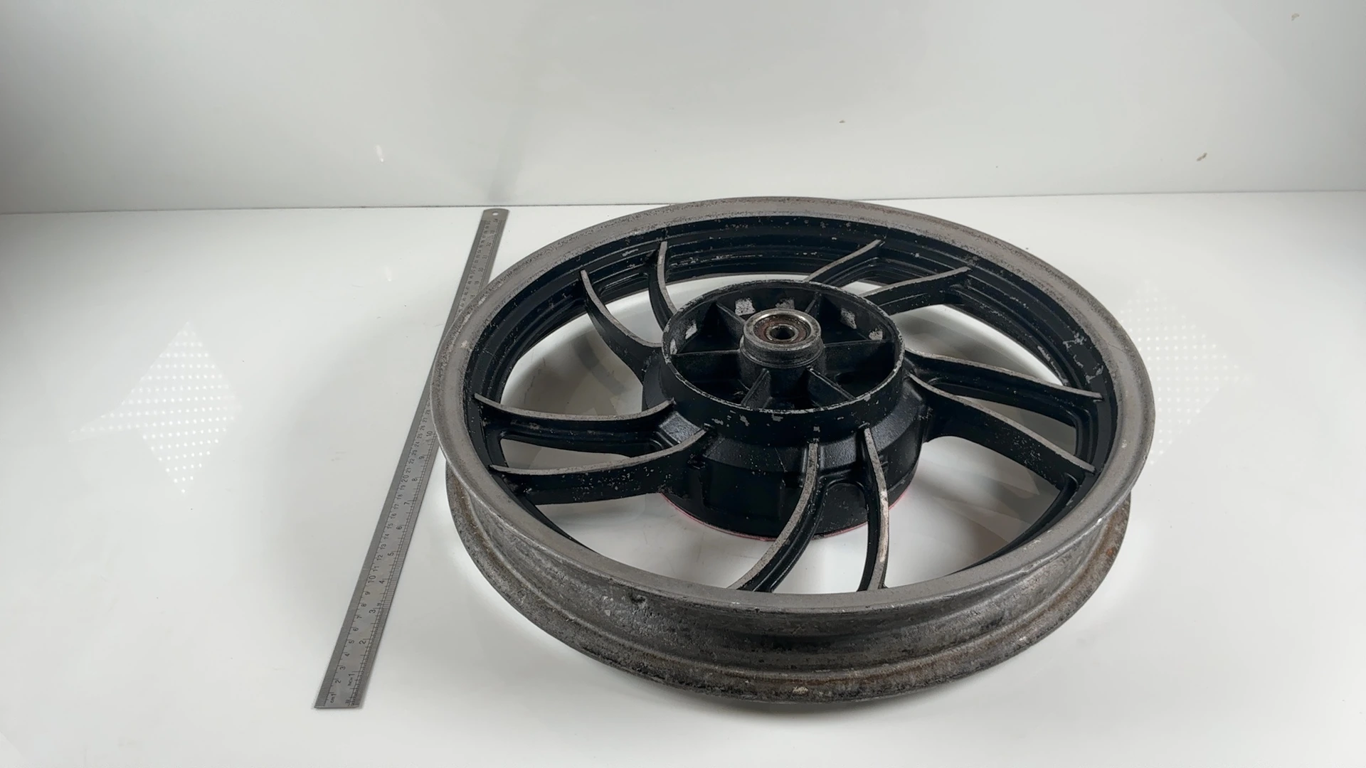Yamaha XJ550 Seca XJ550 550cc Rear Wheel Rim 1981-1983 OEM 4V8-25338-00-98 - Image 4