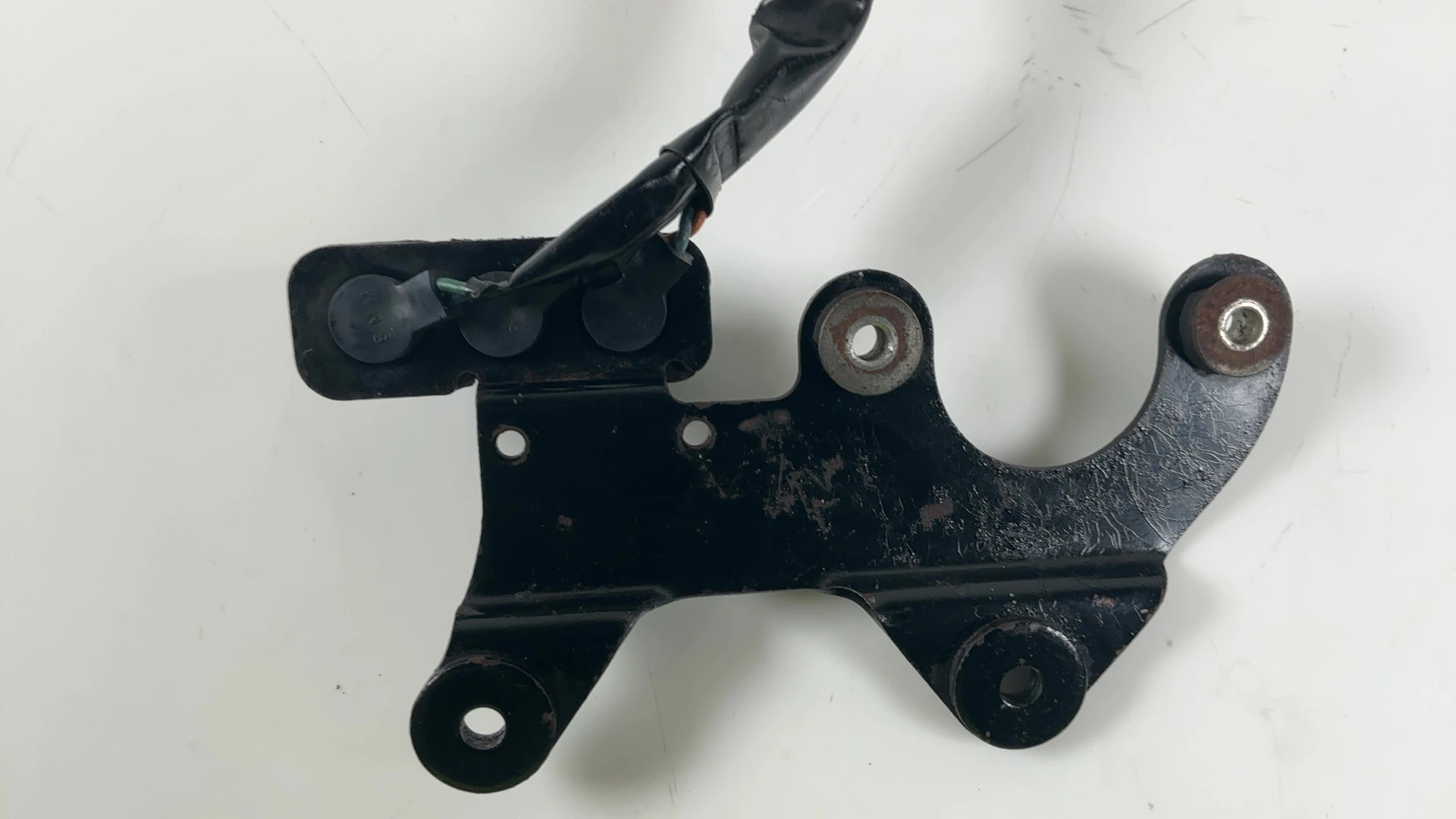 Honda Twinstar CM200T 200cc Speedometer Gauge Mount Bracket 1980-82 37211-465-00 - Image 7