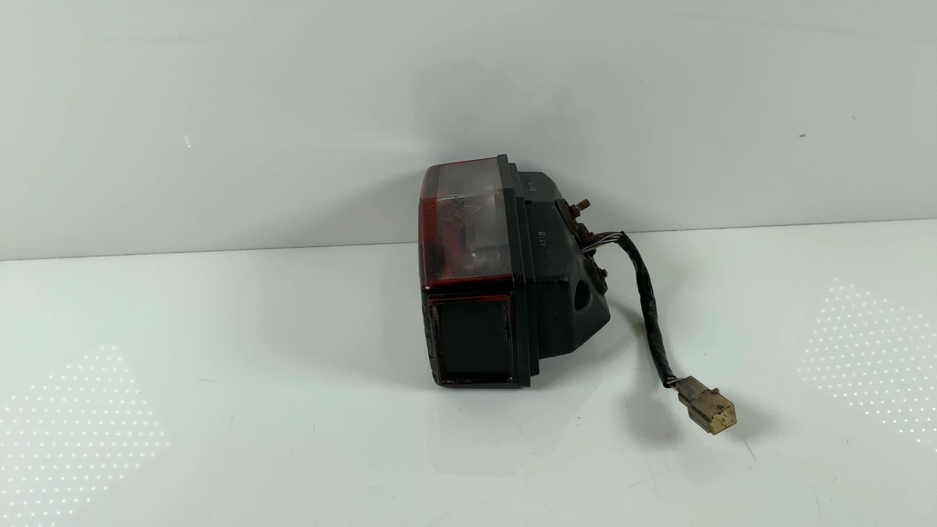 SUZUKI GSX400 1st Gen Tail Light 1980-1982 OEM 35710-32410 - Image 2