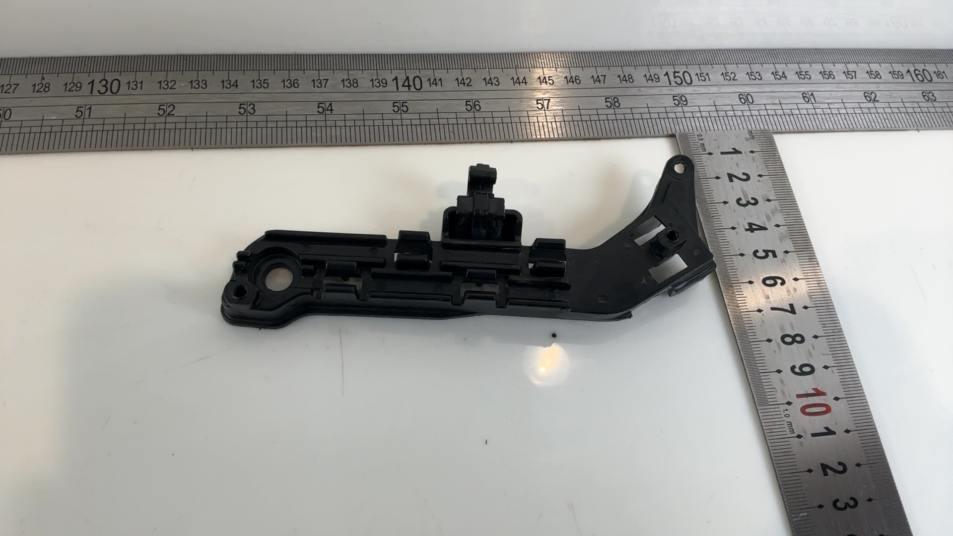 Aprilia RS 660 Tuono 660 ABS Piping Guide Cover Bracket Plate 2020-2026 2B008679 - Image 3