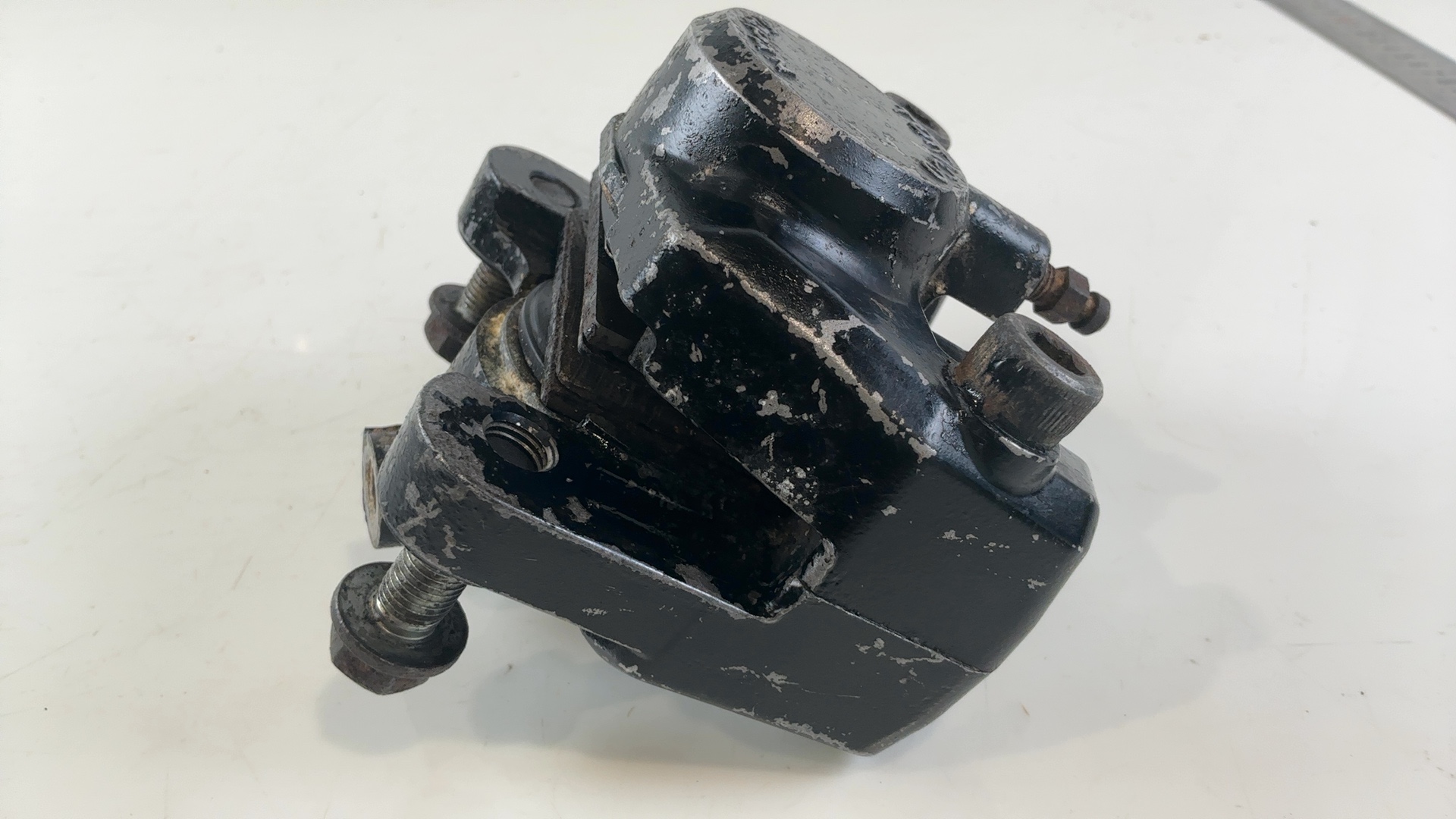 Suzuki Madura GV1200 1200 Rear Brake Caliper 1985 1986 OEM 69100-05A02 - Image 7
