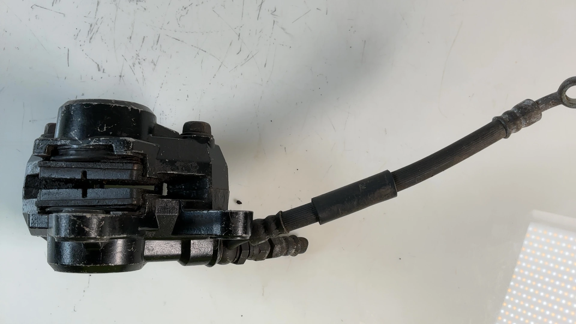 Suzuki GSX550 GSX 550 CC Front Right Brake Caliper 1983-1987 OEM 59100-49011 - Image 6