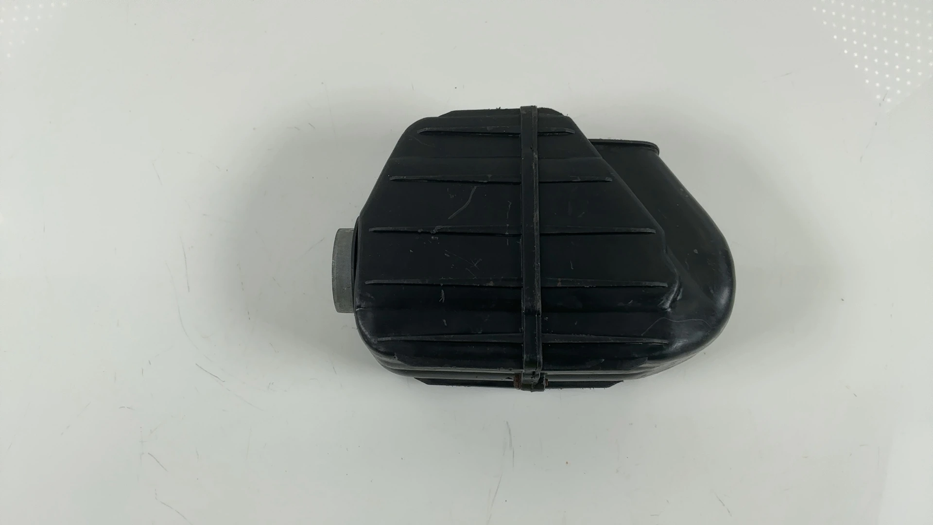 Yamaha XS400 XS360 400cc 360cc Air Cleaner Box 1976-1982 OEM 2A2-14411-00-00 - Image 4
