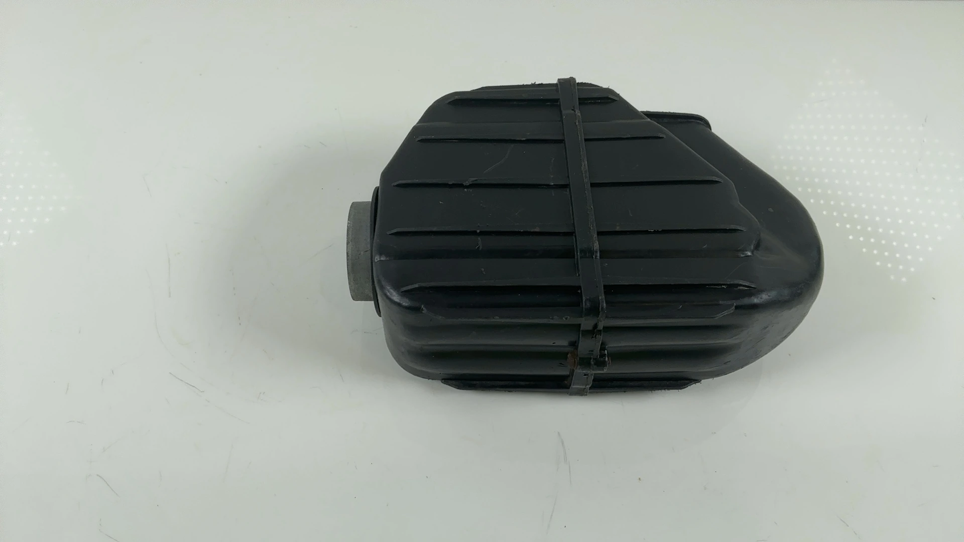 Yamaha XS400 XS360 400cc 360cc Air Cleaner Box 1976-1982 OEM 2A2-14411-00-00 - Image 3