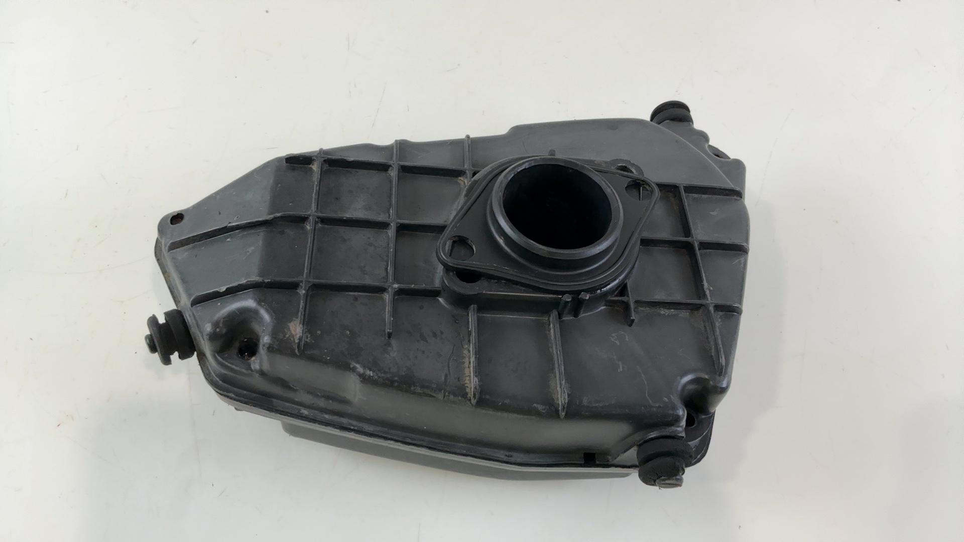 Yamaha Virago XV750 750cc Air Filter Box 1981-1983 OEM 4X7-14401-00-00 - Image 2