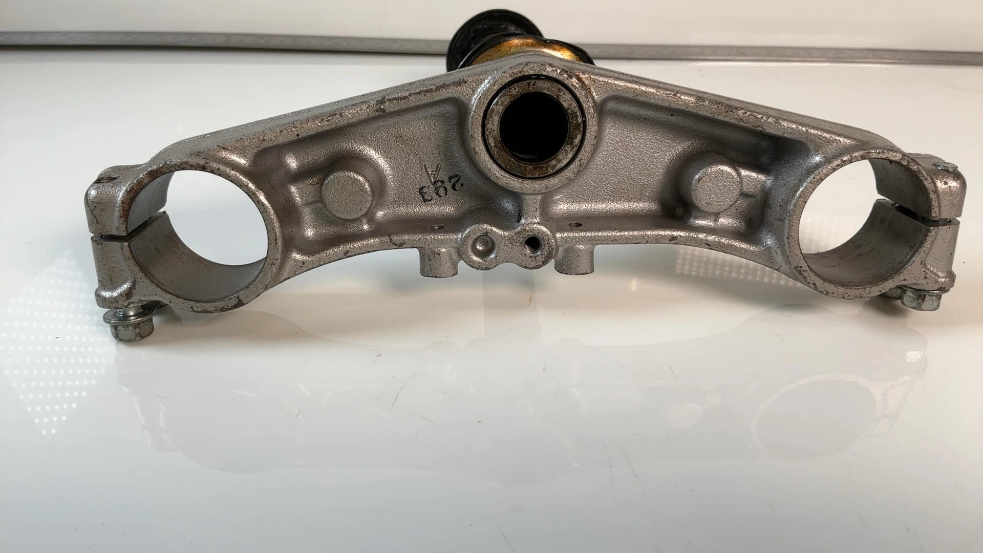 Suzuki Bandit GSF600 GSF600S 600cc Lower Triple Tree 2000-2004 OEM 51410-31F00 - Image 4