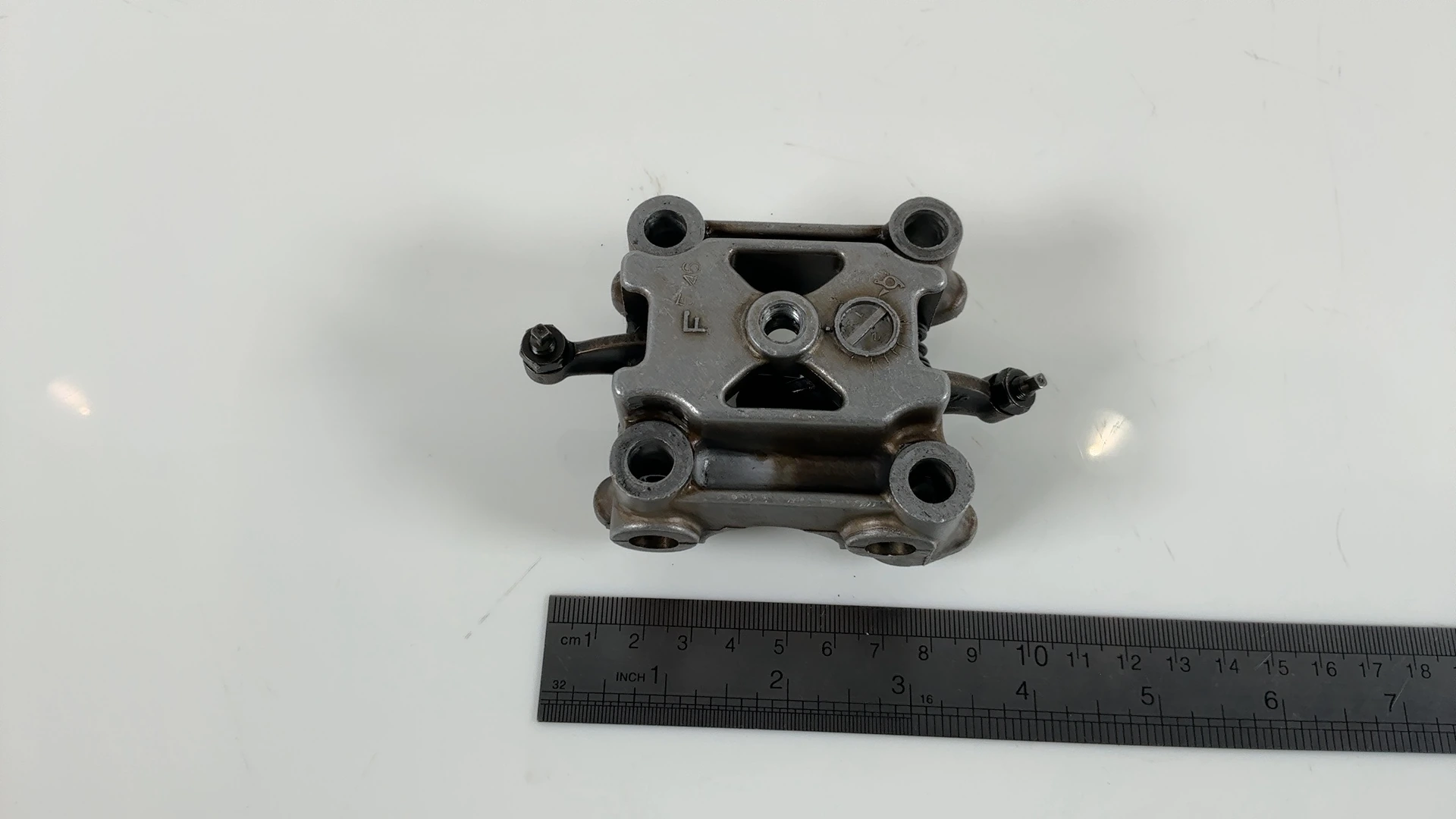 Honda CB125T JC06 125cc Camshaft Holder Rocker Arm Bracket 1978-01 12231-399-010 - Image 1