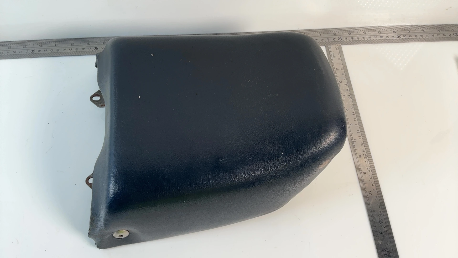 Suzuki RG500 RG400 500cc Passenger Seat 1985-1989 OEM 45300-20A00 Suzuki - Image 3