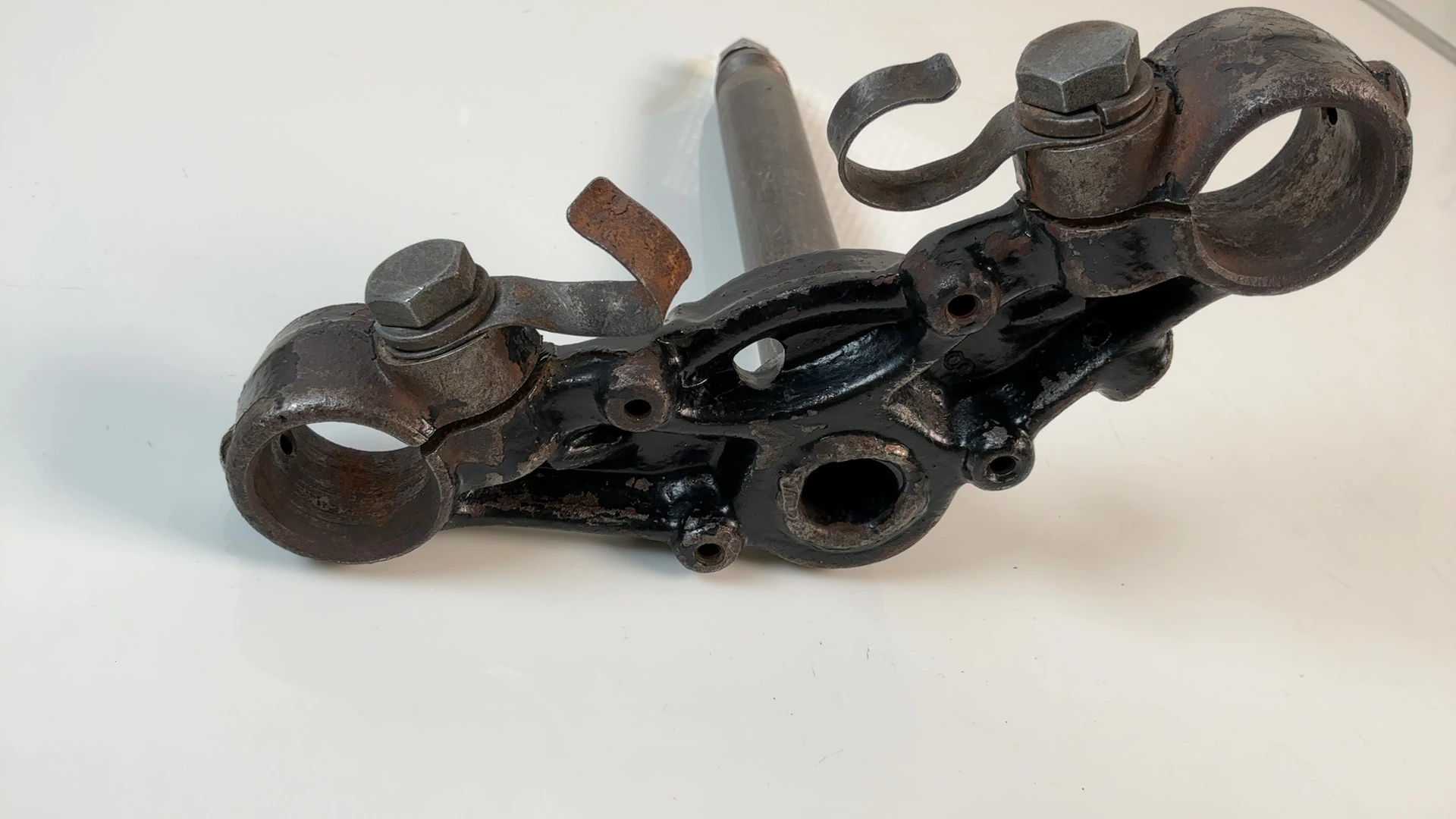 Suzuki GS125 GS125E 125cc Lower Triple Tree Fork Clamp 1982 1983 OEM 51410-45000 - Image 2