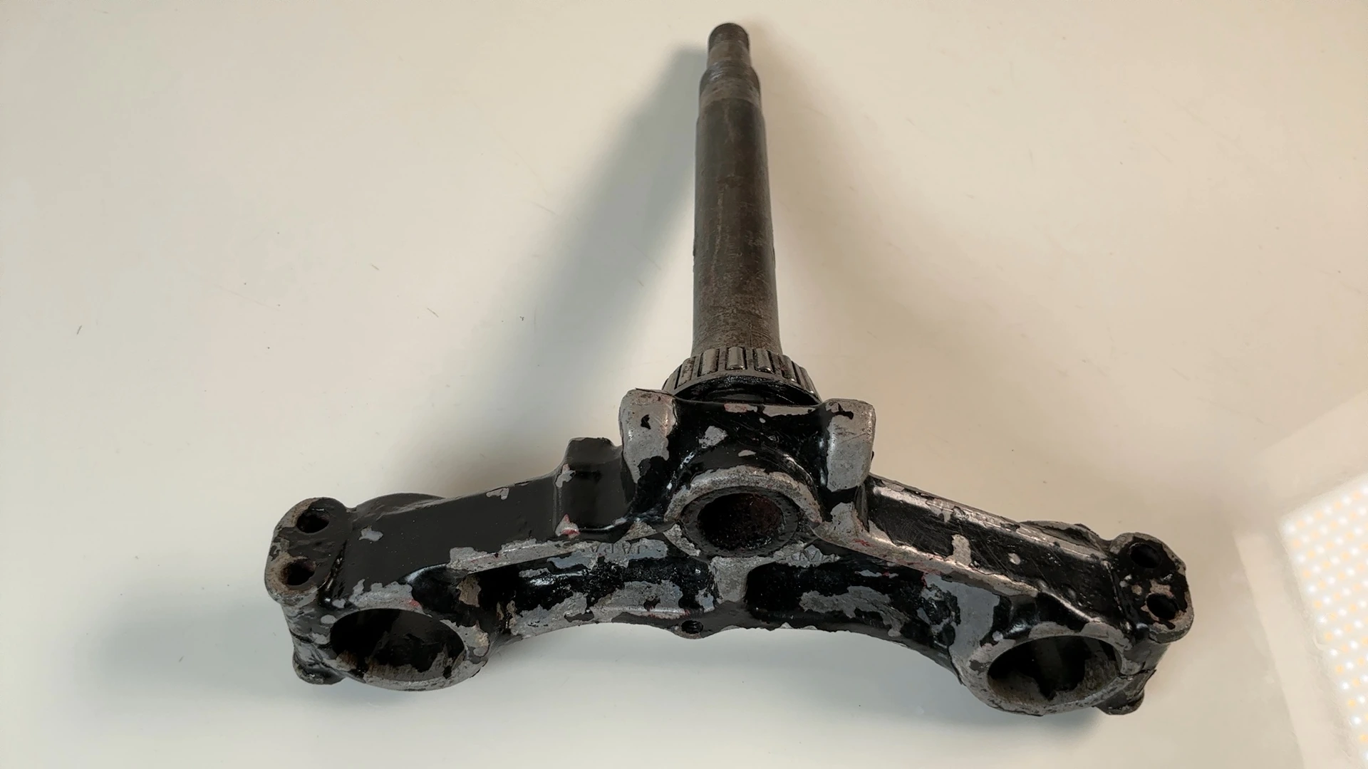 Suzuki GS1000 GS1000E 1000 CC Lower Triple Tree T Stump 1978-79 OEM 51410-45000 - Image 4