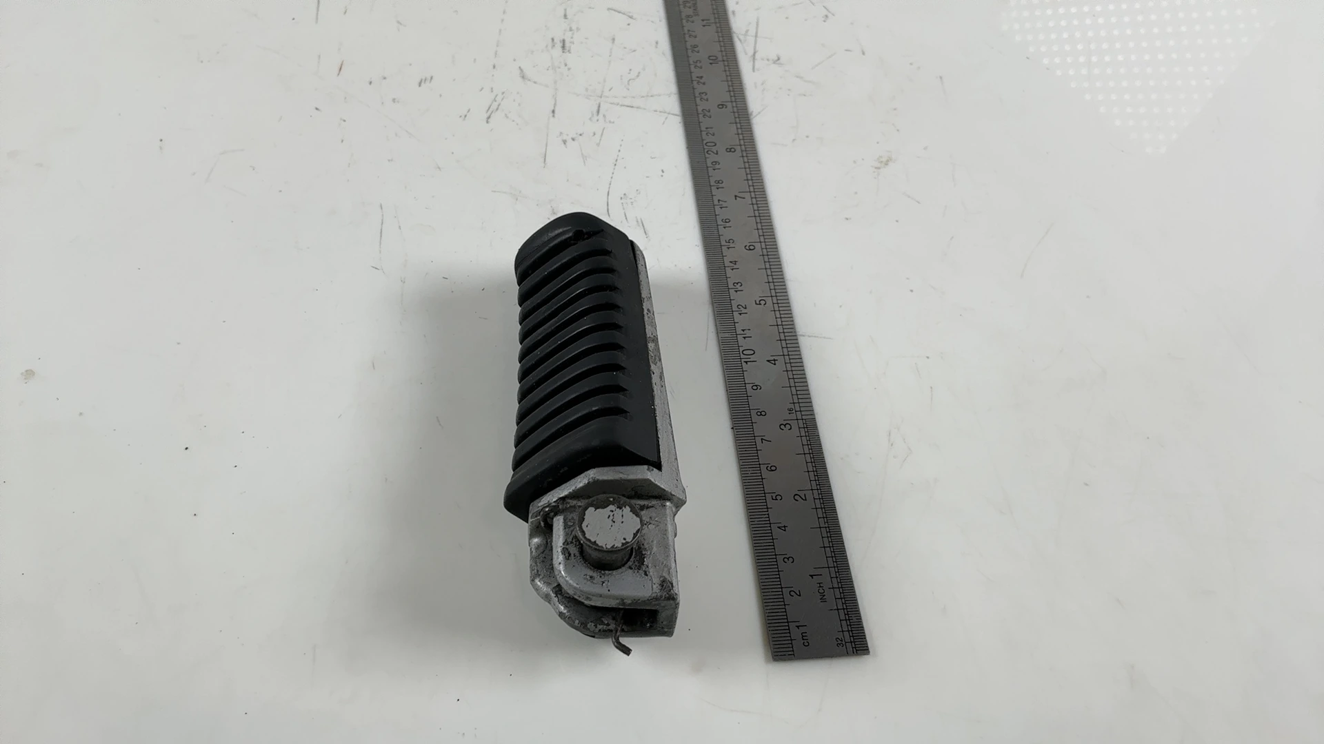 Kawasaki Ninja ZX-9R ZX900-B 900cc Front Left Footrest 1994-1997 OEM 34028-1126 - Image 3