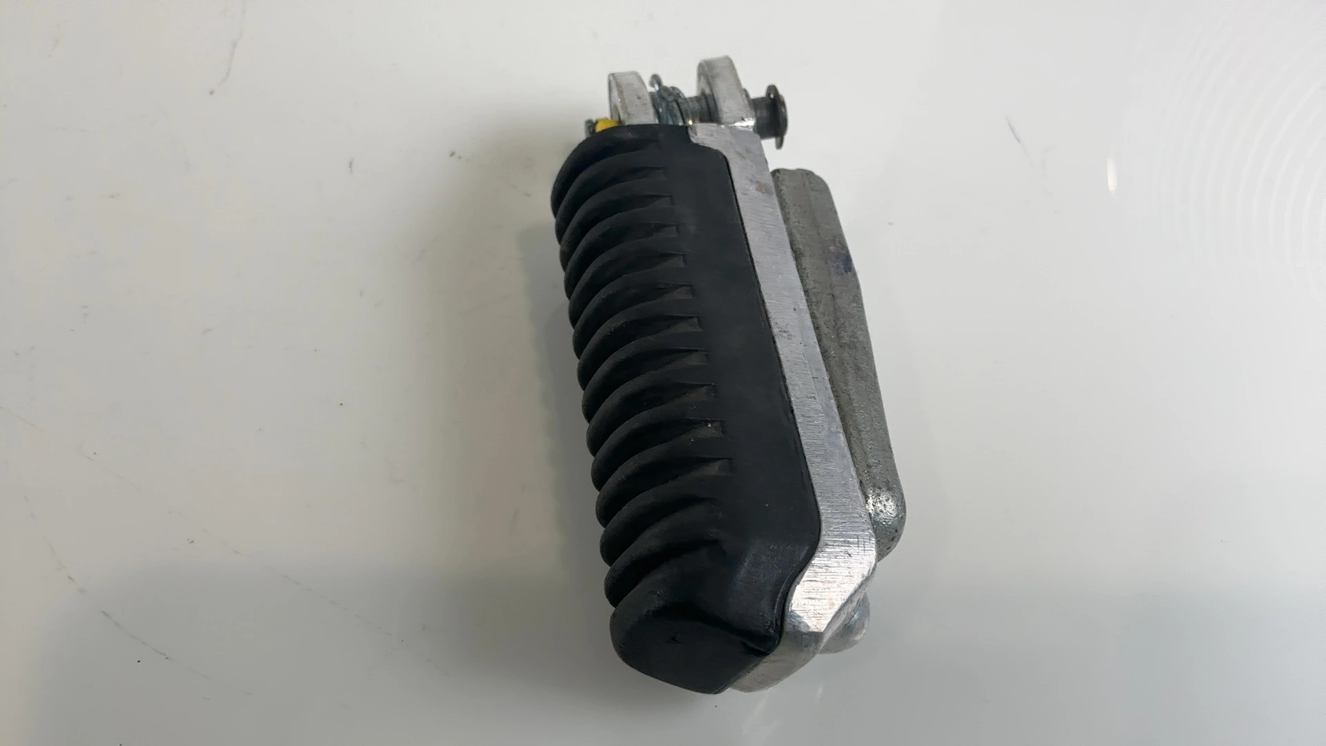 Suzuki Bandit GSF 1200 1200cc Front Left Footrest Peg 1996-2006 OEM 43521-40C00 - Image 5