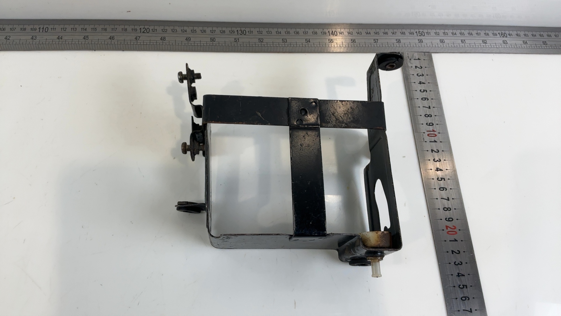 Suzuki GS550 GS550E 550 CC Battery Tray Bracket Holder 1977-1982 OEM 41540-47010 - Image 5