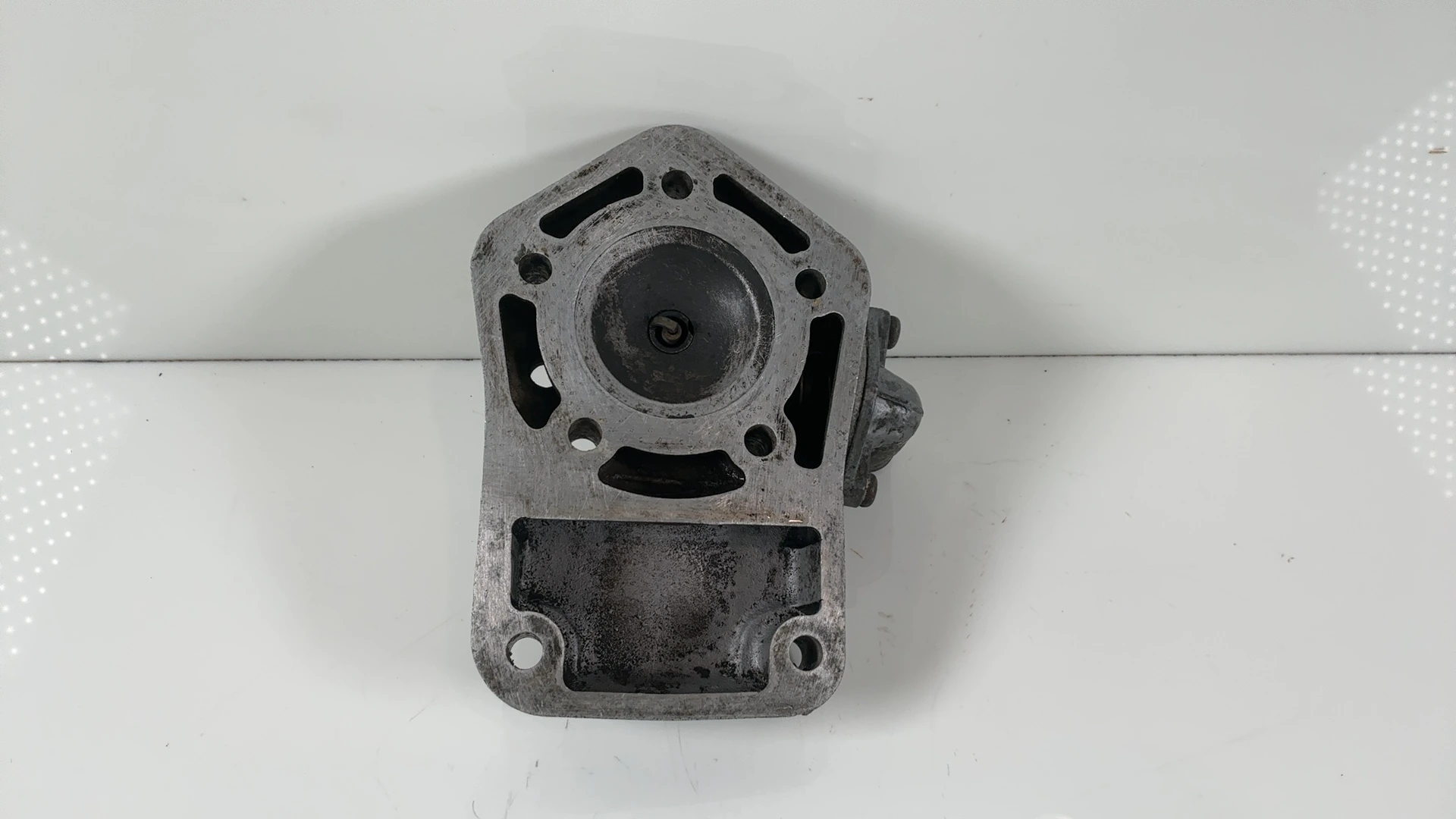 Suzuki RG125 Gamma 36A 125cc Cylinder Head 1985-1991 OEM 11111-36A02 - Image 2