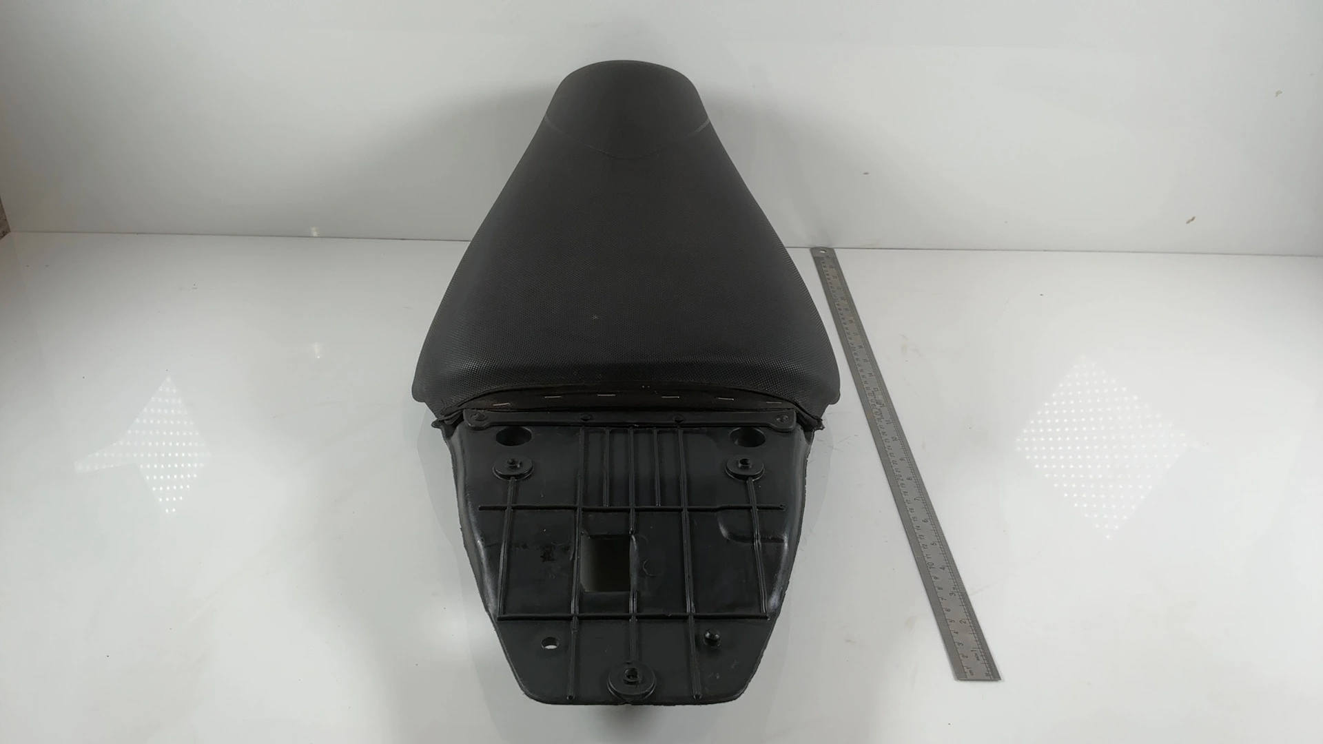 Aprilia SR 50 R AP8229132 50cc Seat Saddle 2001-2010 OEM AP8229132 - Image 3