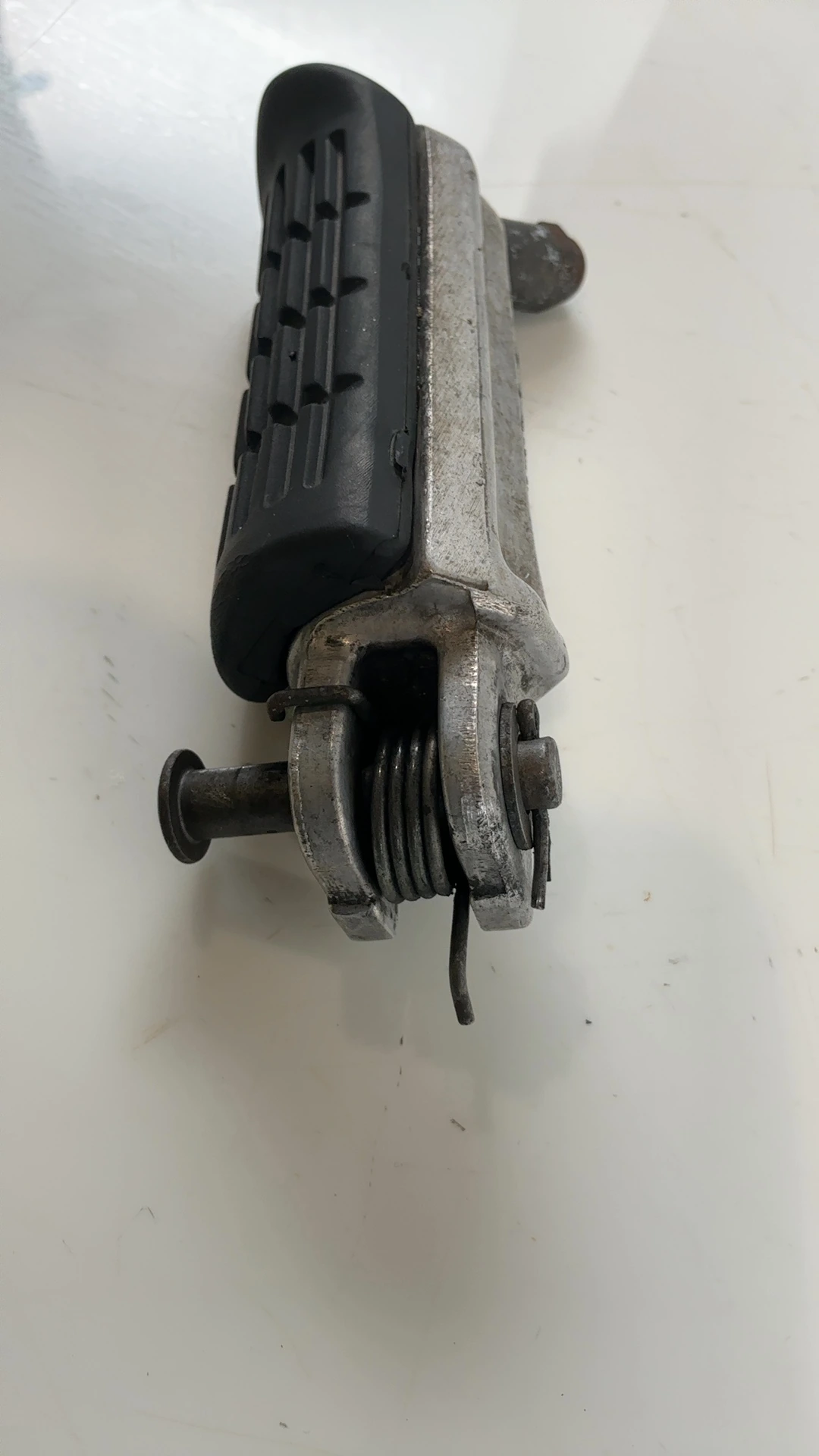 Honda NTV 650 Revere RC33 650cc Front Right Footrest 1988-1997 OEM 50612-MM5-000 - Image 4