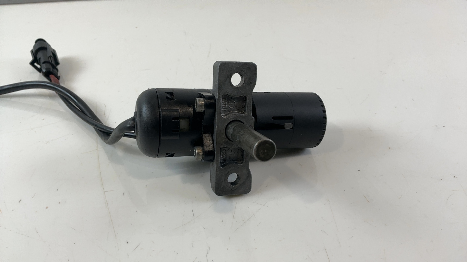 Aprilia SR 50 50cc Ignition Key Switch Lock 1992-2004 OEM AP8201845 - Image 3