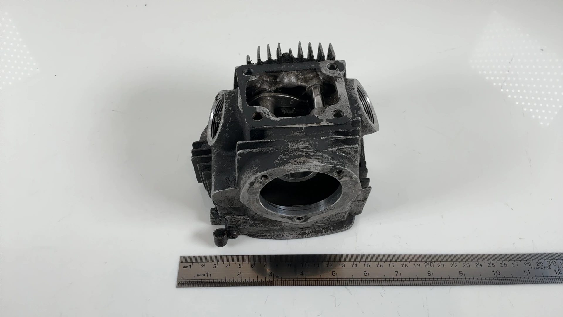 Honda Super 90 S90 90cc Cylinder Head 1964-1969 OEM 12200-028-020 - Image 1