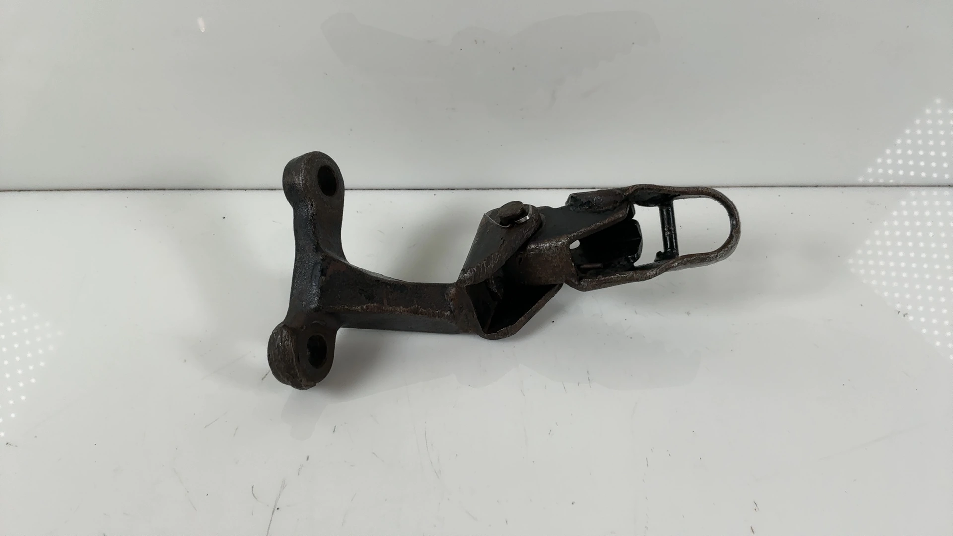 Suzuki DR-Z250 DRZ250 250cc Right Foot Peg Mount Bracket 2001-07 43510-14D12-019 - Image 1