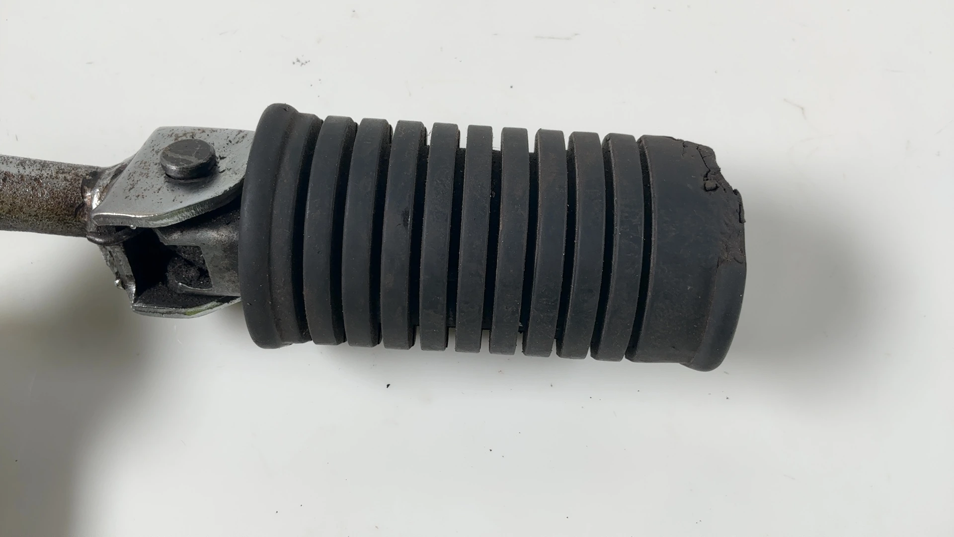 Suzuki GS850 GS850G Right Front Footrest 1979-83 OEM 43510-45110-019 43510-45110 - Image 8