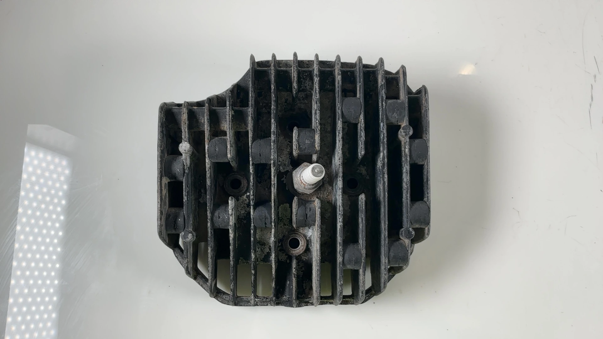 Kawasaki KE175 KE175-D 175cc Cylinder Head 1980-1983 OEM 11001-1034