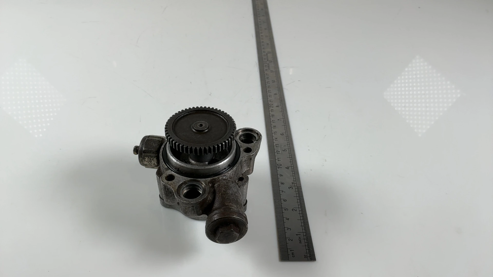 Honda CB550 Four 550 CC Engine Oil Pump 1974-1978 OEM 15100-323-003 - Image 3