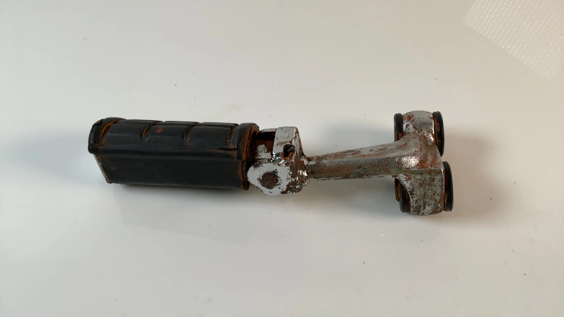 Yamaha Virago XV125 125cc Left Front Foot Peg Bracket 1997-2004 OEM 2UJ-27410-00 - Image 2