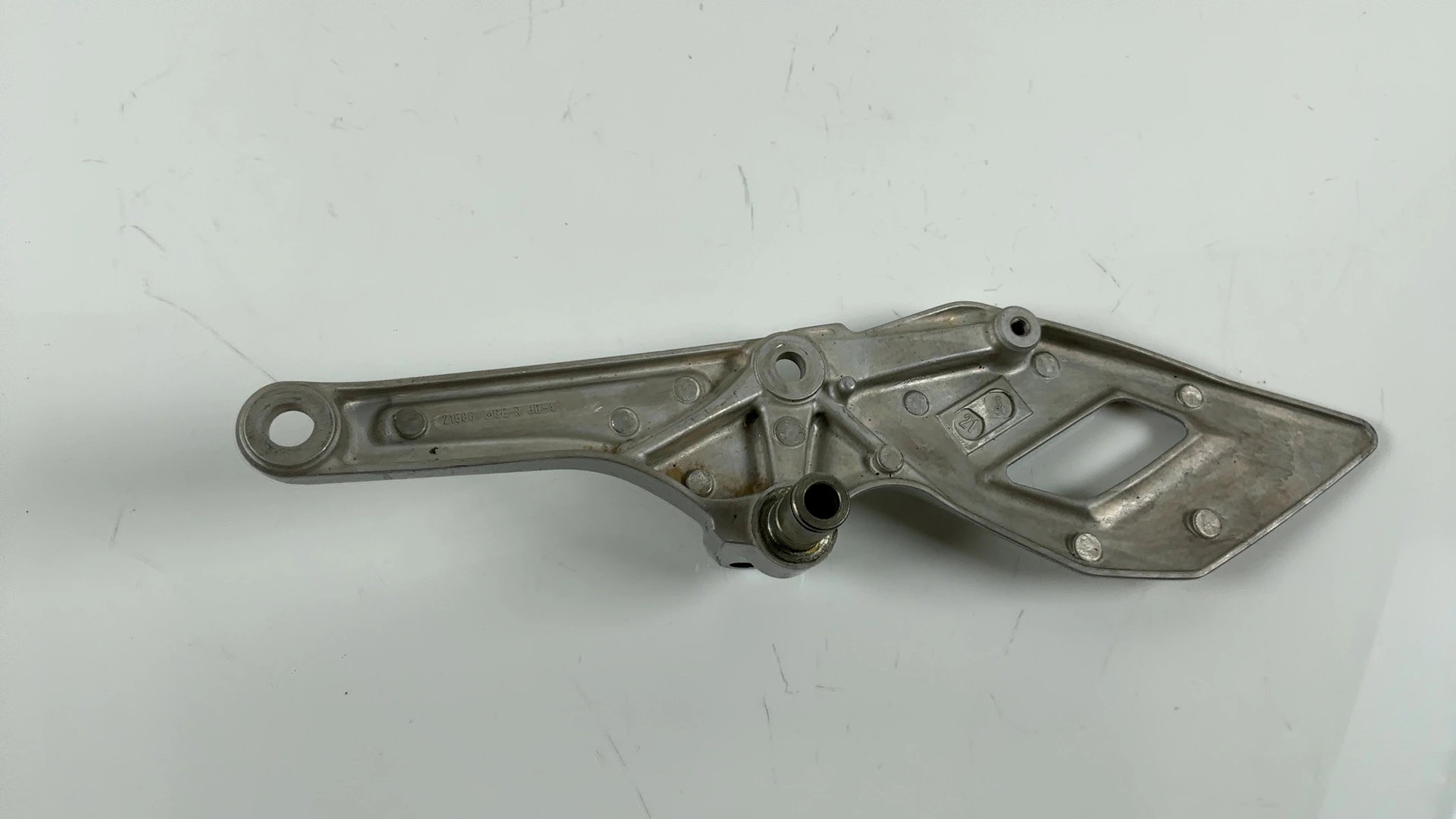 Honda VFR1200F SC63 1200cc Front Right Footrest Bracket 2010-2017 50600-MGE-000 - Image 4
