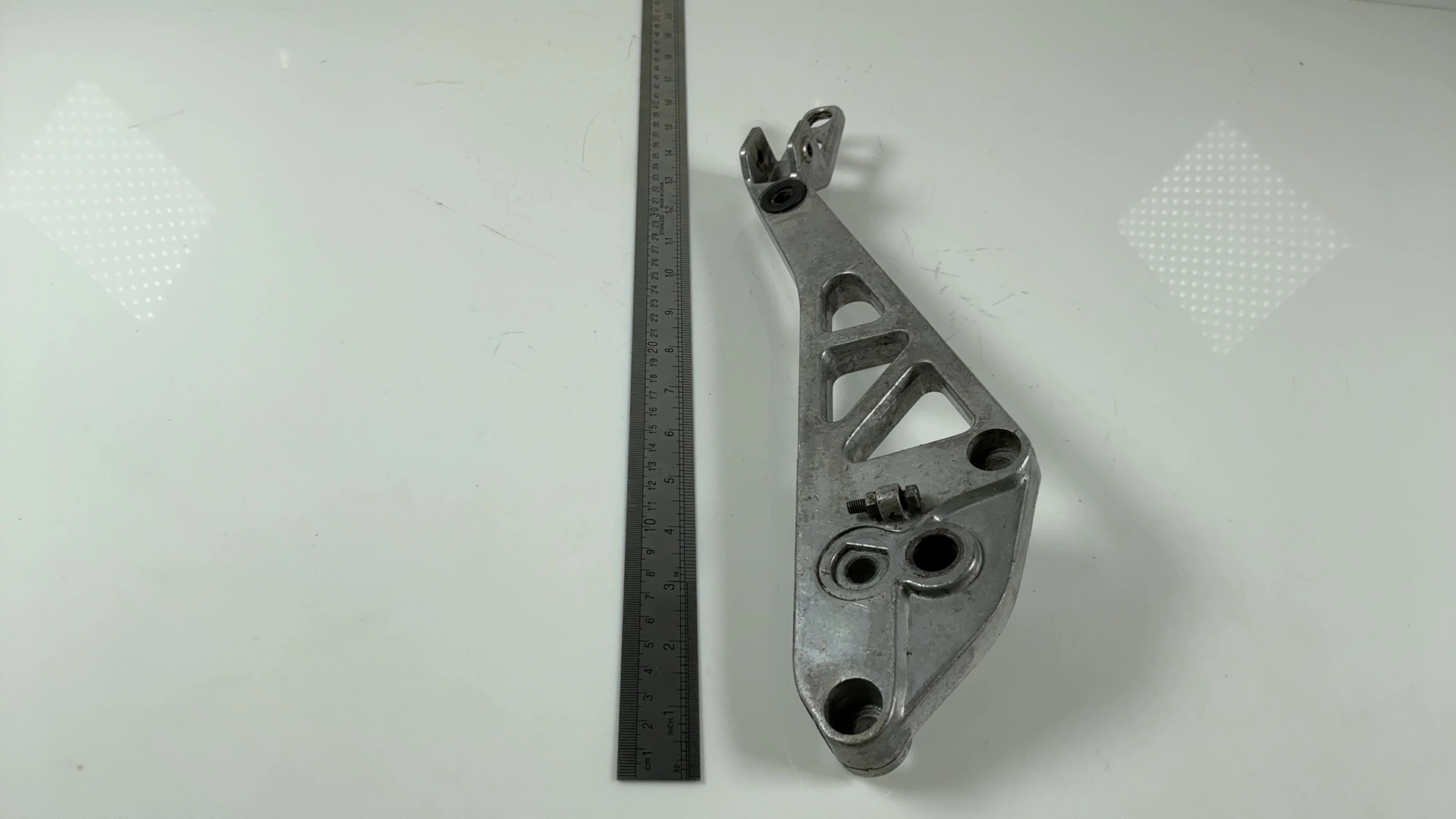 Honda VT250F MC08 250CC Front Right Footrest Bracket 1982-1984 OEM 50610-MB2-000 - Image 4