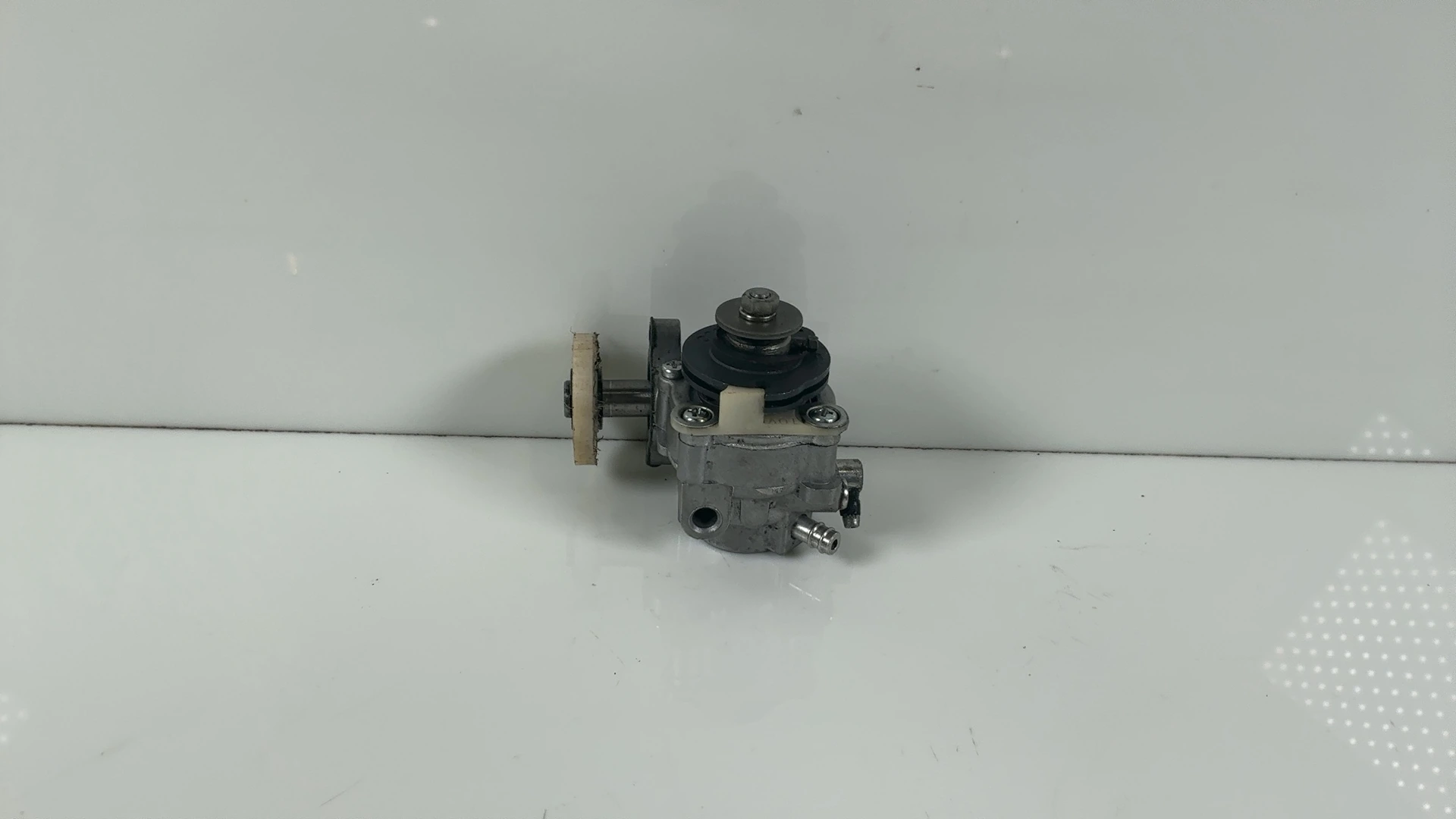 Yamaha DT125 LC RD125 10V 125cc 2-Stroke Autolube Oil Pump 1982-84 10V-13101-00 - Image 1