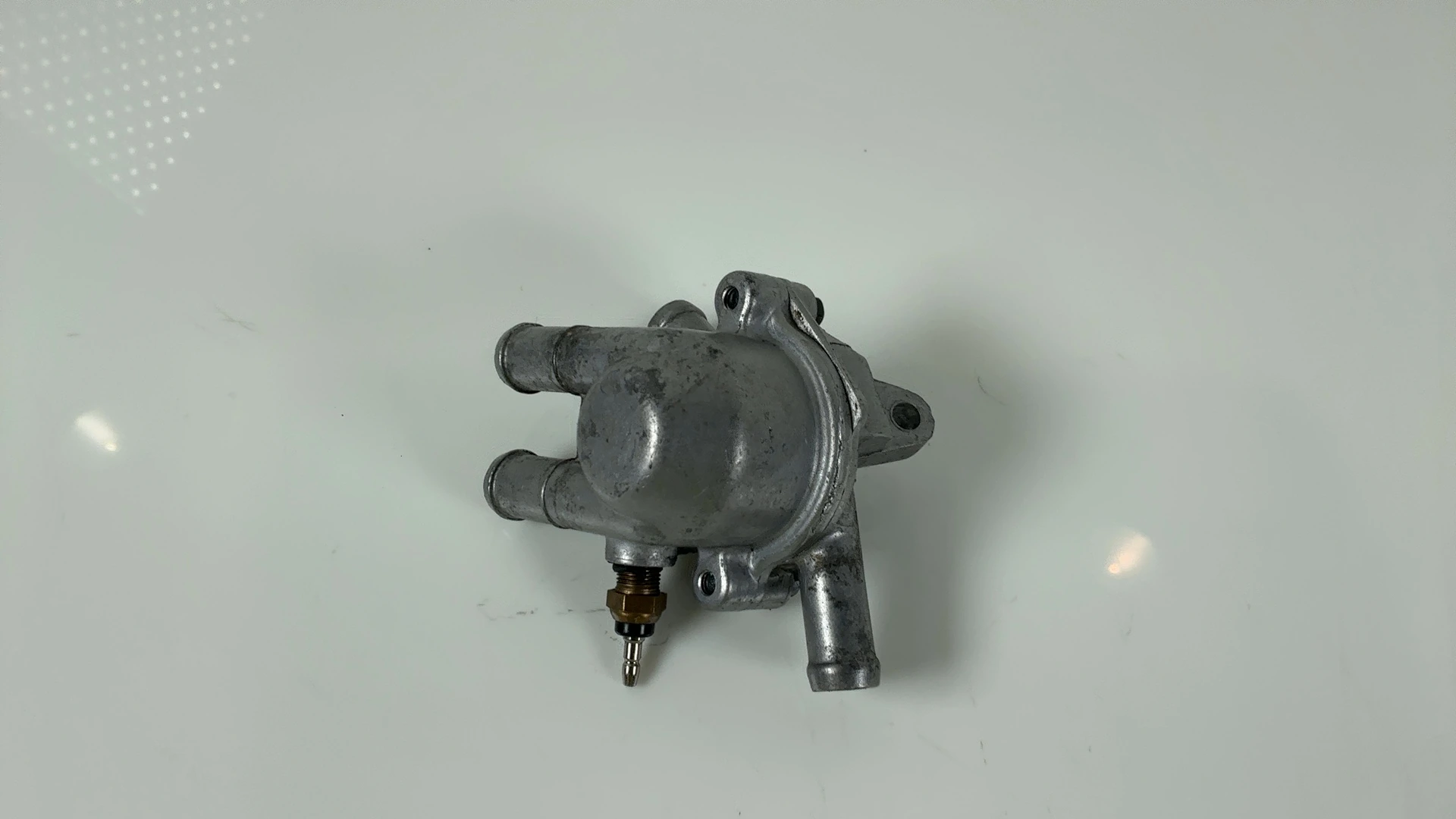 Honda VFR750F Interceptor RC24 750 Thermostat Housing 1986-87 OEM 19311-ML7-000 - Image 1